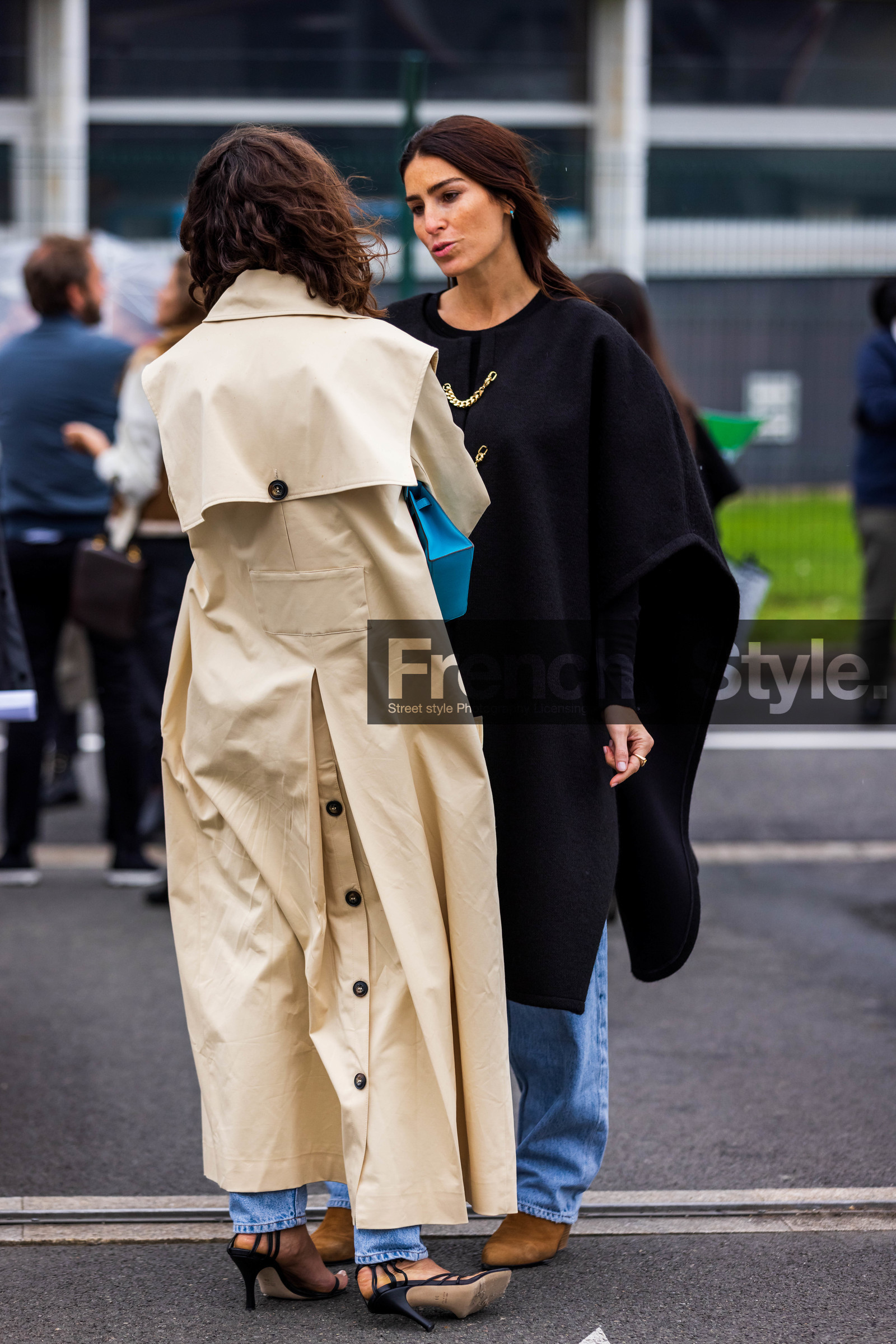 back, back detail, beige trench, black cape, black sandals, blue denim, cape, denim, long trench, sandals, trench, wool cape, fashion week, frenchystyle, FW, jonathan paciullo, street style, PFW, PARIS, SPRING SUMMER 2022, SS 22, vertical, full length