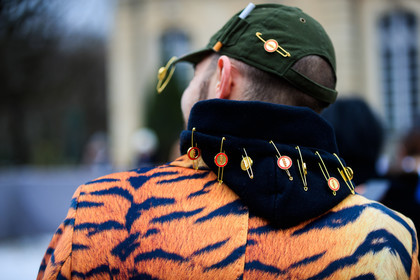 animal print, black sweater, brooch, graphic jacket, green hat, hoodie, orange coat, pins, printed jacket, zebra, fashion week, frenchystyle, FW, jonathan paciullo, street style, PFW, PARIS, AUTUMN WINTER 2018-2019, FALL WINTER 2018-2019, FW 18-19, horizontal, atmosphere details