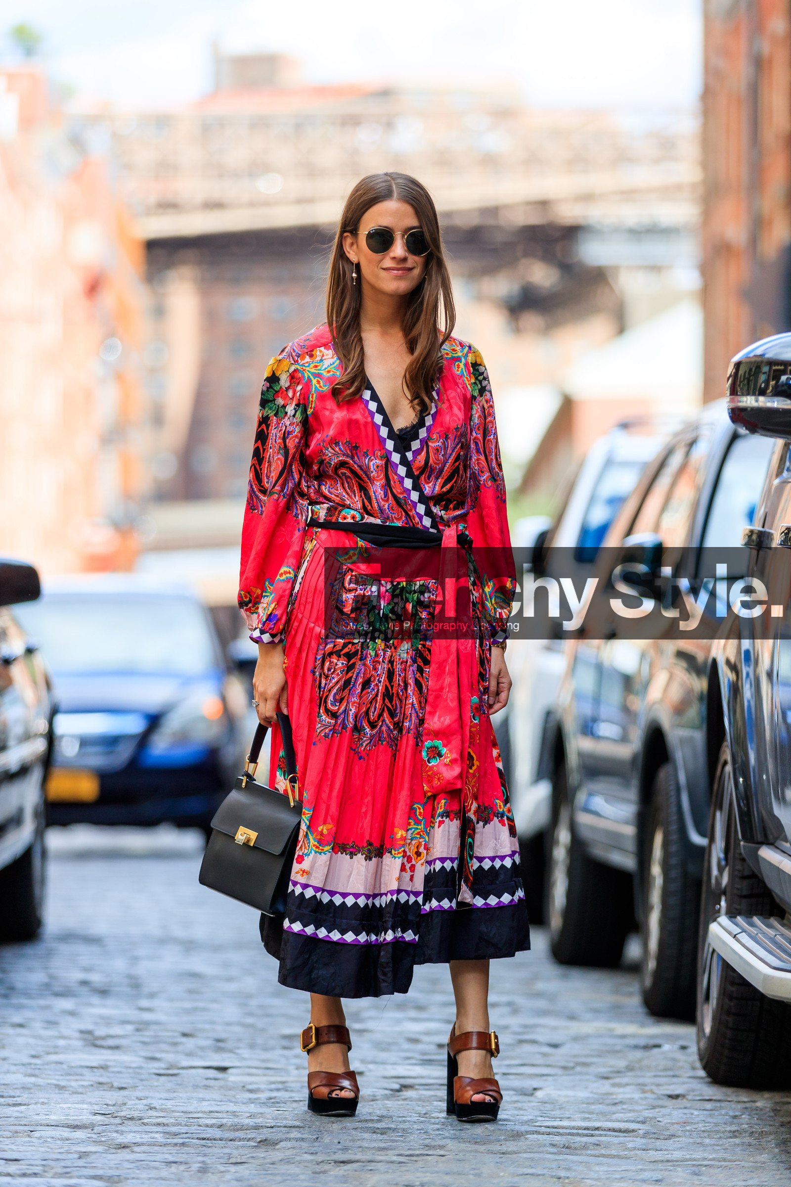 black bag, brown shoes, fashion week, frenchystyle, full length, FW, high heels, jonathan paciullo, leather bag, leather shoes, multicolor dress, NEW YORK, NYFW, printed dress, ray ban, red dress, SPRING SUMMER 2018, SS 18, street style, sunglasses, vertical