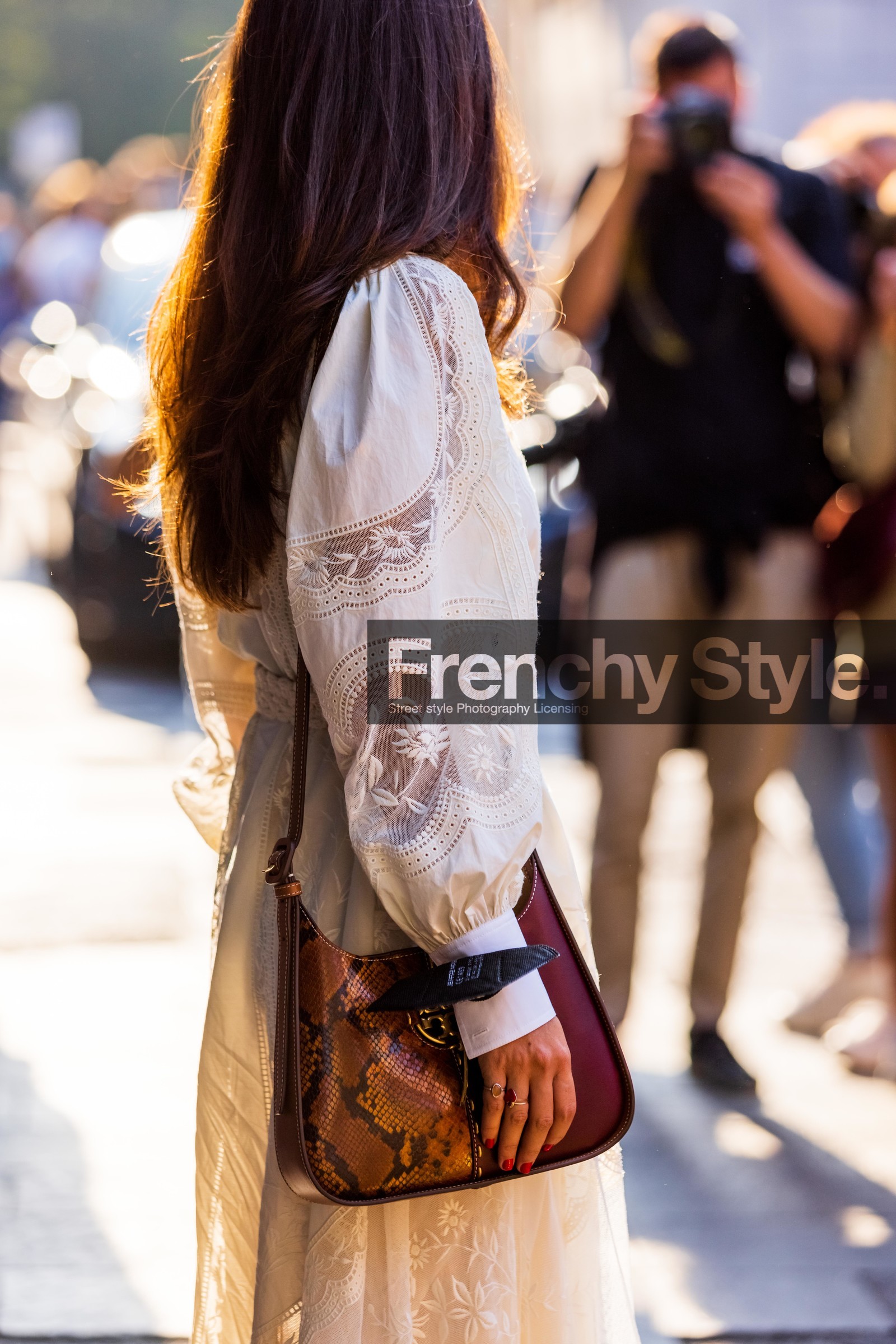 bicolor bag, bohemian, brown bag, Chiara Totire, crochet, crochet belt, dress, embroidery, leather bag, white belt, white dress, fashion week, frenchystyle, FW, jonathan paciullo, street style, MFW, MILAN, SPRING SUMMER 2022, SS 22, vertical, atmosphere details, detail