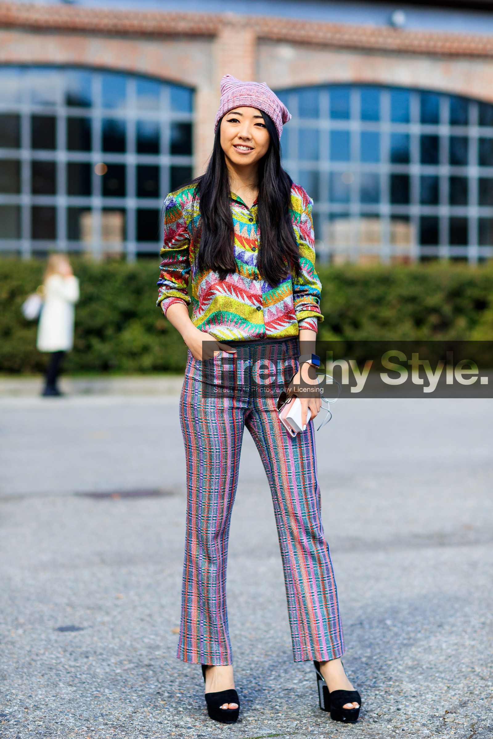 apple watch, AUTUMN WINTER 2017-2018, AW 17-18, black shoes, FALL WINTER 2017-2018, fashion week, frenchystyle, full length, FW, FW 17-18, glitter, graphic pants, high heels, jonathan paciullo, leather bag, leather shoes, MFW, MILAN, missoni, multicolor pants, multicolor shirt, pink beanie, printed pants, shiny shirt, street style, striped pants, trousers, vertical