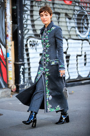 elsa muse, paco rabanne jacket, paco rabanne coat, dark grey jacket, dark grey coat, floral embroidered jacket, floral embroidered coat, long coat, silvered bag, metalic bag, paco rabanne bag, black polish boots, PARIS, PFW, fashion week, frenchystyle, FW, jonathan paciullo, street style, SPRING SUMMER 2021, SS 21, vertical, full length