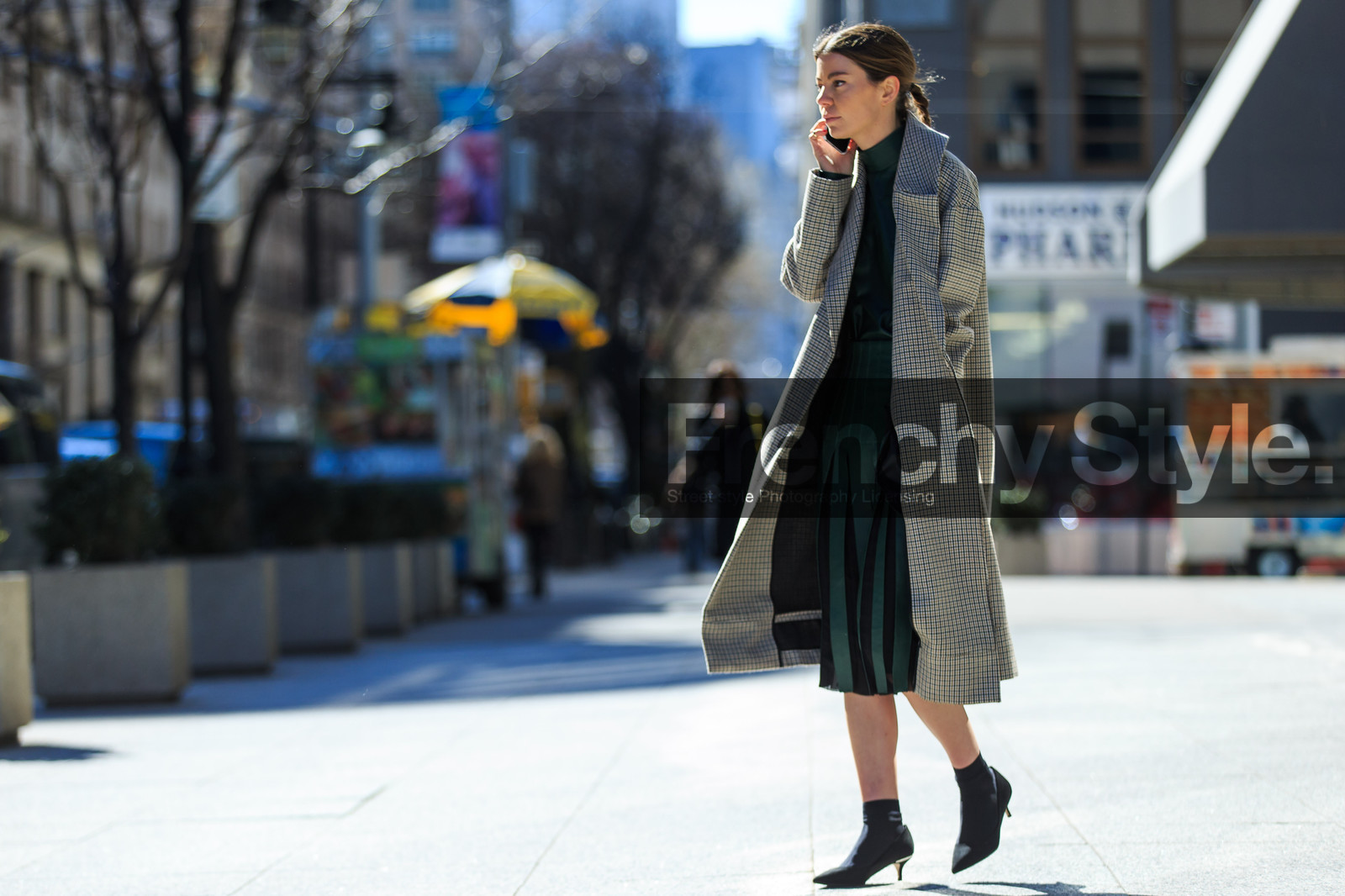 annina mislin, atmosphere details, AUTUMN WINTER 2016-2017, AW 16-17, beige coat, black shoes, black socks, fashion week, frenchystyle, full length, FW, FW 16-17, green dress, horizontal, houndstooth pattern, jonathan paciullo, kitten heels, leather dress, long coat, NEW YORK, NYFW, pleated dress, street style, woman
