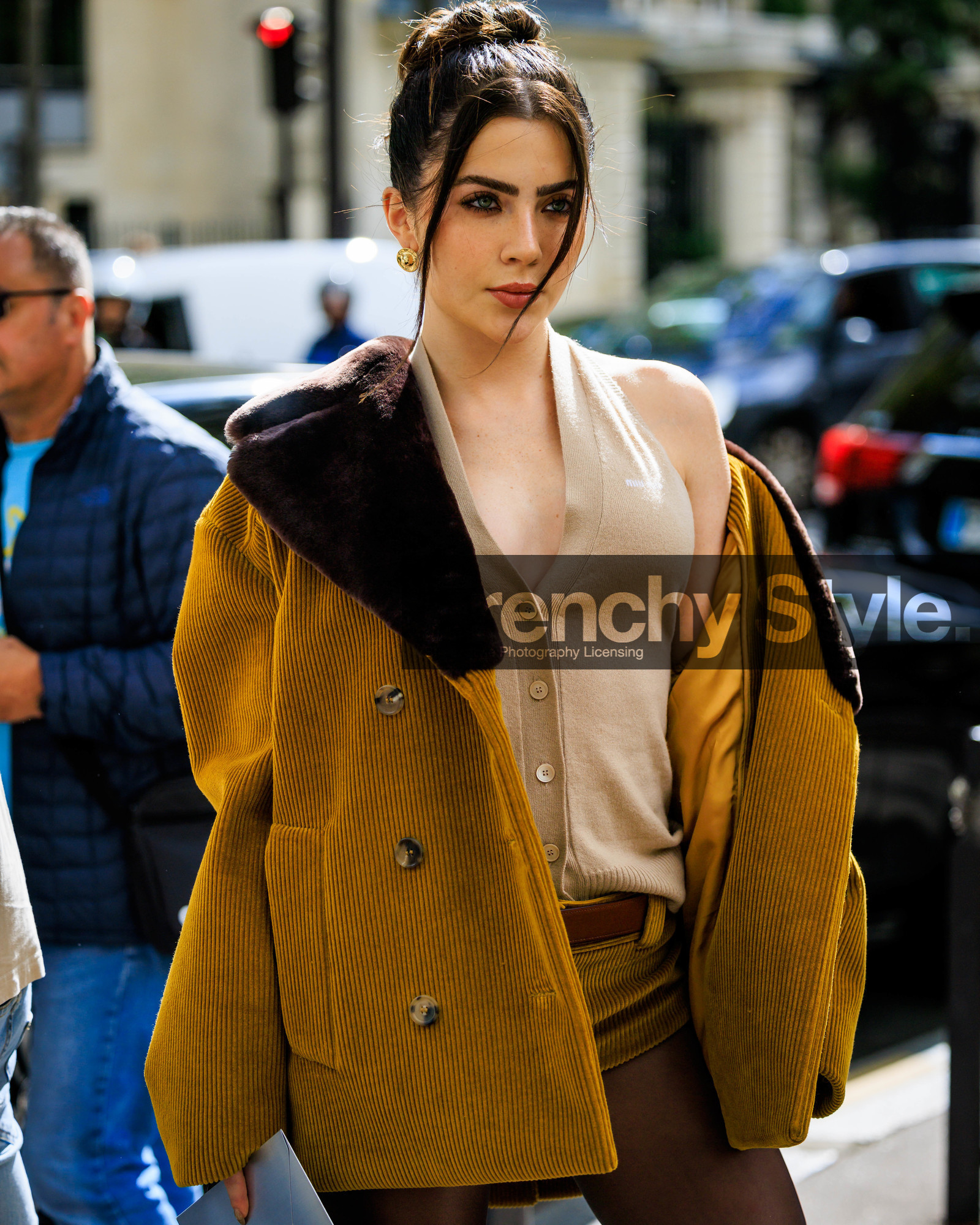 PARIS, PFW, fashion week, frenchystyle, FW, jonathan paciullo, street style, SPRING SUMMER 2024, SS 24, vertical, atmosphere details, detail