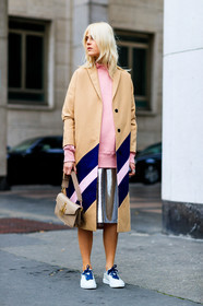 adidas, AUTUMN WINTER 2017-2018, AW 17-18, beige bag, beige coat, FALL WINTER 2017-2018, fashion week, frenchystyle, full length, FW, FW 17-18, graphic coat, graphic jacket, jonathan paciullo, jw anderson, leather bag, leather shoes, linda tol, MFW, MILAN, pink sweater, printed coat, printed jacket, shiny skirt, silver skirt, stan smith, street style, vertical, white sneakers