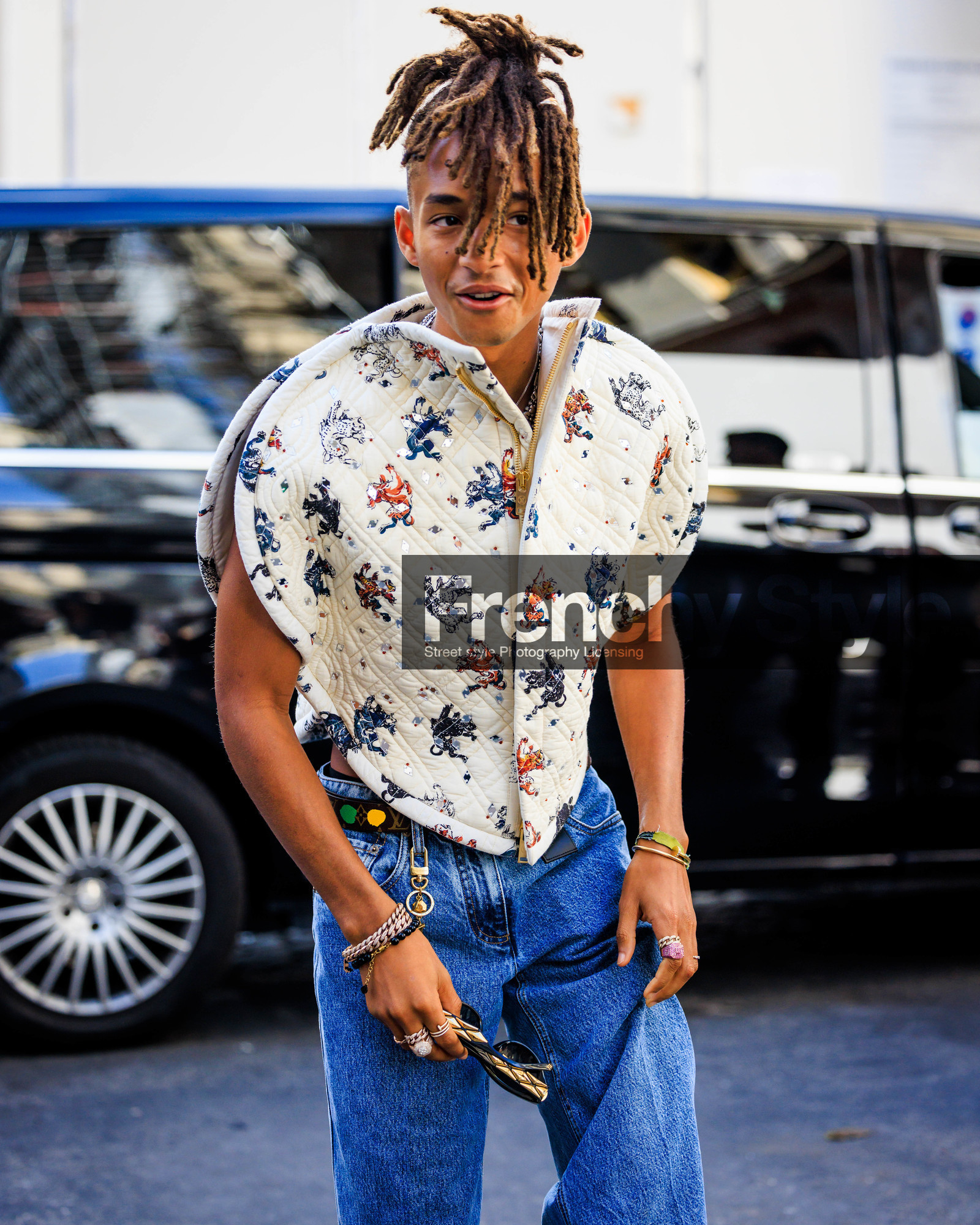 PARIS, PFW, fashion week, frenchystyle, FW, jonathan paciullo, street style, SPRING SUMMER 2024, SS 24, vertical, atmosphere details, detail