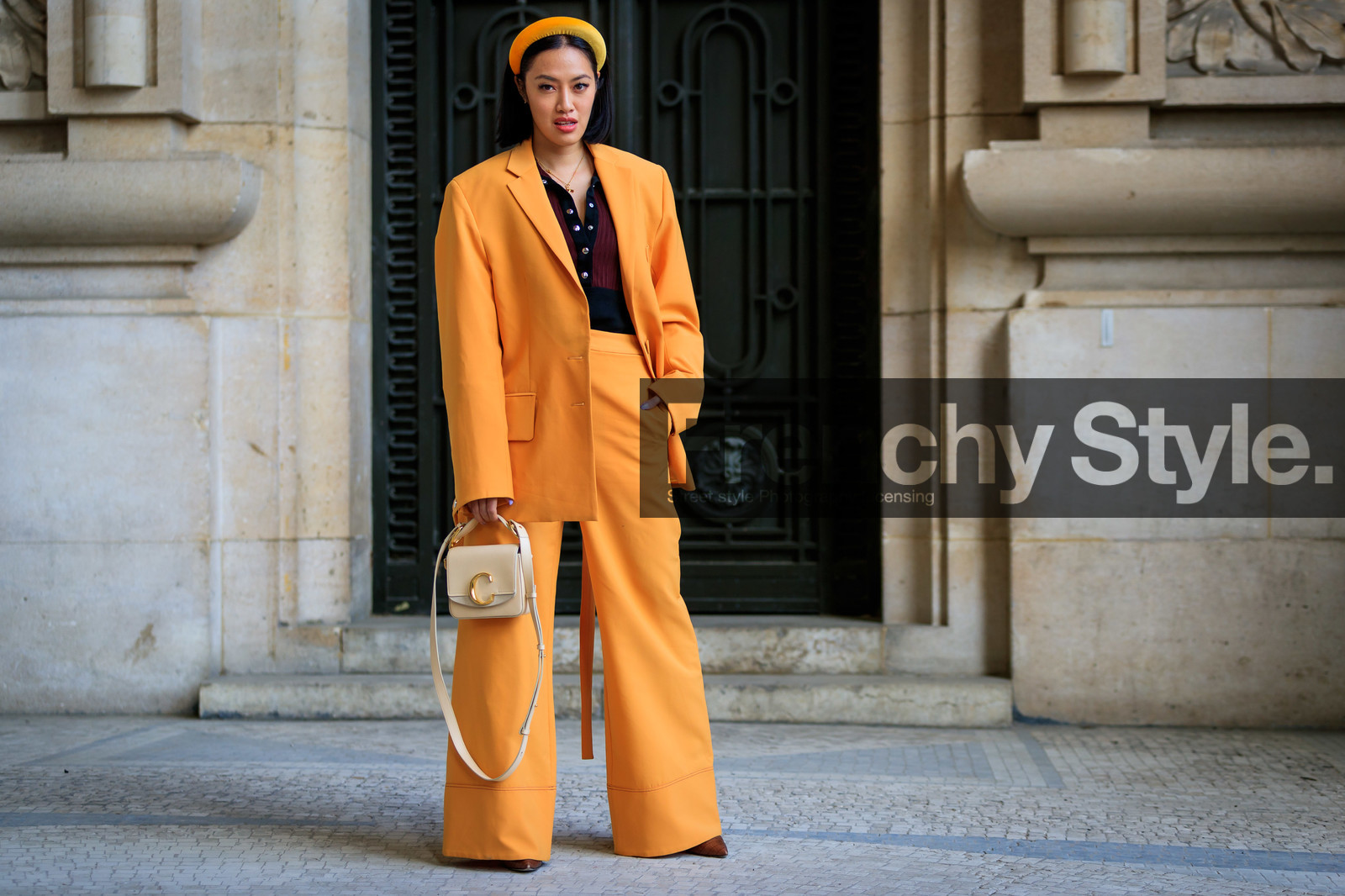 beige bag, blazer, headband, leather bag, orange jacket, orange pants, orange suit, Tiffany Hsu, trousers, PARIS, PFW, street style, jonathan paciullo, FW, frenchystyle, fashion week, AUTUMN WINTER 2019-2020, AW 19-20, FALL WINTER 2019-2020, FW 19-20, horizontal, atmosphere details, full length