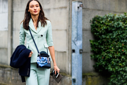atmosphere details, AUTUMN WINTER 2017-2018, AW 17-18, black bag, blazer, blue bag, blue jacket, blue pants, blue suit, christian dior, detail, FALL WINTER 2017-2018, fashion week, frenchystyle, FW, FW 17-18, horizontal, jonathan paciullo, leather bag, MFW, MILAN, mint, printed bag, street style, trousers