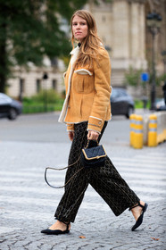 monica ainley, fur coat, suede coat, camel coat, camel suede coat, black pants, checked pants, studs pants, strassed pants, black leather bag, hand bag, quilted bag, chanel bag, chanel coat, chanel pants, lurex pants, monica ainley, fur coat, suede coat, camel coat, camel suede coat, black pants, checked pants, studs pants, strassed pants, black leather bag, hand bag, quilted bag, chanel bag, chanel coat, chanel pants, chanel shoes, sling back shoes, black shoes, flat shoes, flat sandals, flare pants, lurex pants, PARIS, PFW, fashion week, frenchystyle, FW, jonathan paciullo, street style, SPRING SUMMER 2021, SS 21, vertical, full length