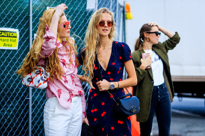 atmosphere details, black bag, black dress, chanel, detail, fashion week, frenchystyle, fun sunglasses, FW, graphic bag, horizontal, jonathan paciullo, leather bag, NEW YORK, NYFW, pink shirt, printed bag, printed dress, printed shirt, SPRING SUMMER 2018, SS 18, street style, sunglasses, trousers, white bag, white pants
