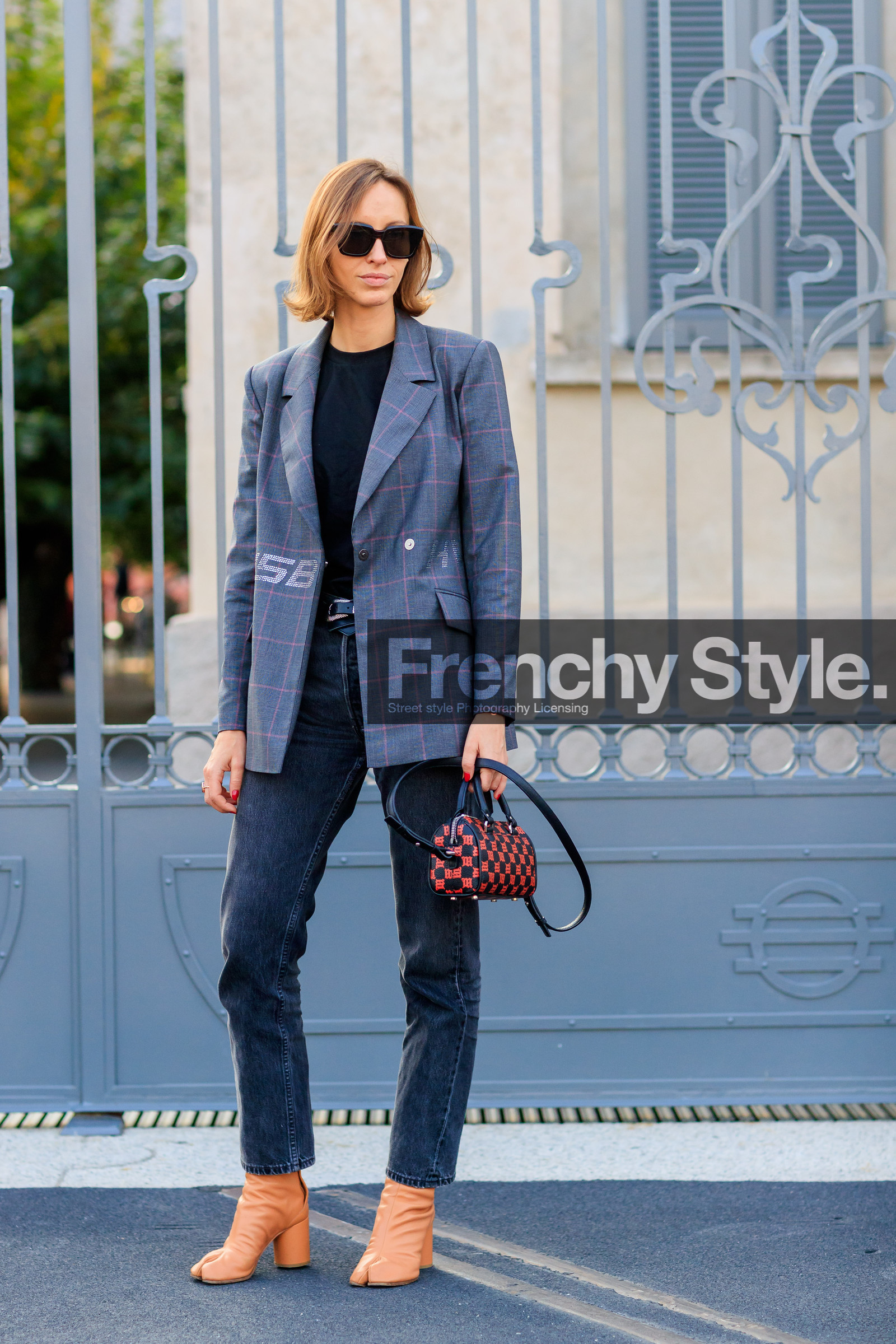 beige boots, black denim, black top, blazer, checked bag, checked jacket, denim pants, fashion week, frenchystyle, full length, FW, graphic bag, graphic jacket, grey jacket, high heels, jeans, jonathan paciullo, leather bag, leather shoes, maison martin margiela, MFW, MILAN, plaid, printed bag, printed jacket, red bag, SPRING SUMMER 2018, SS 18, street style, sunglasses, tabi shoes, trousers, vertical
