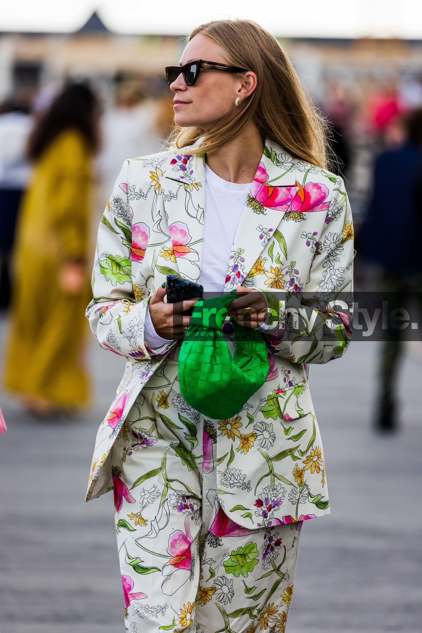 Tine Andrea Lauvli, floral print total look, floral print jacket, floral printed jacket, floral printed pants, floral printed suits, white jacket, white pants, white suits, white t-shirt, loose pants, loose jacket, loose suits, nathalie schuterman sunglasses, scale sunglasses, green leather bag, mini bag, plaited bag, bottega veneta bag, pink jacket, pink pants, pink suits, fashion week, frenchystyle, FW, jonathan paciullo, street style, SPRING SUMMER 2022, SS 22, COPENHAGEN, CPHFW, vertical, atmosphere details