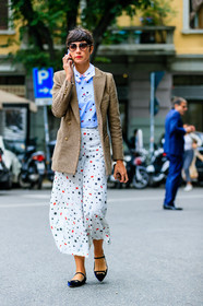beige jacket, blazer, blue shirt, blue shoes, eva geraldine fontanelli, fashion week, frenchystyle, full length, FW, jonathan paciullo, leather shoes, MFW, MILAN, printed pants, printed shirt, SPRING SUMMER 2017, SS 17, street style, sunglasses, trousers, velvet, vertical, white pants