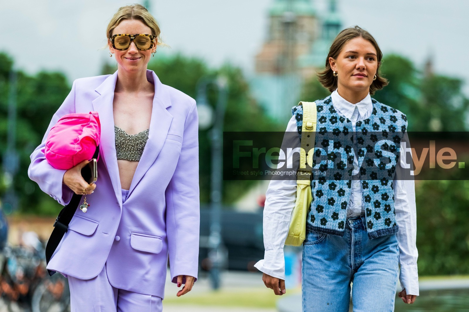 Pernille Rosenkilde, lilac jacket, lilac pants, lilac suits, purple pants, purple suits, purple jacket, cropped top, strassed top, sparkling top, silvered top, aviator sunglasses, scale sunglasses, big sunglasses, pink clutch, satin clutch, fushia clutch, denim, light blue jeans, blue jeans, blue jacket, sleeveless jacket, floral printed jacket, white shirt, tweed jacket, fashion week, frenchystyle, FW, jonathan paciullo, street style, SPRING SUMMER 2022, SS 22, COPENHAGEN, CPHFW, atmosphere details, horizontal