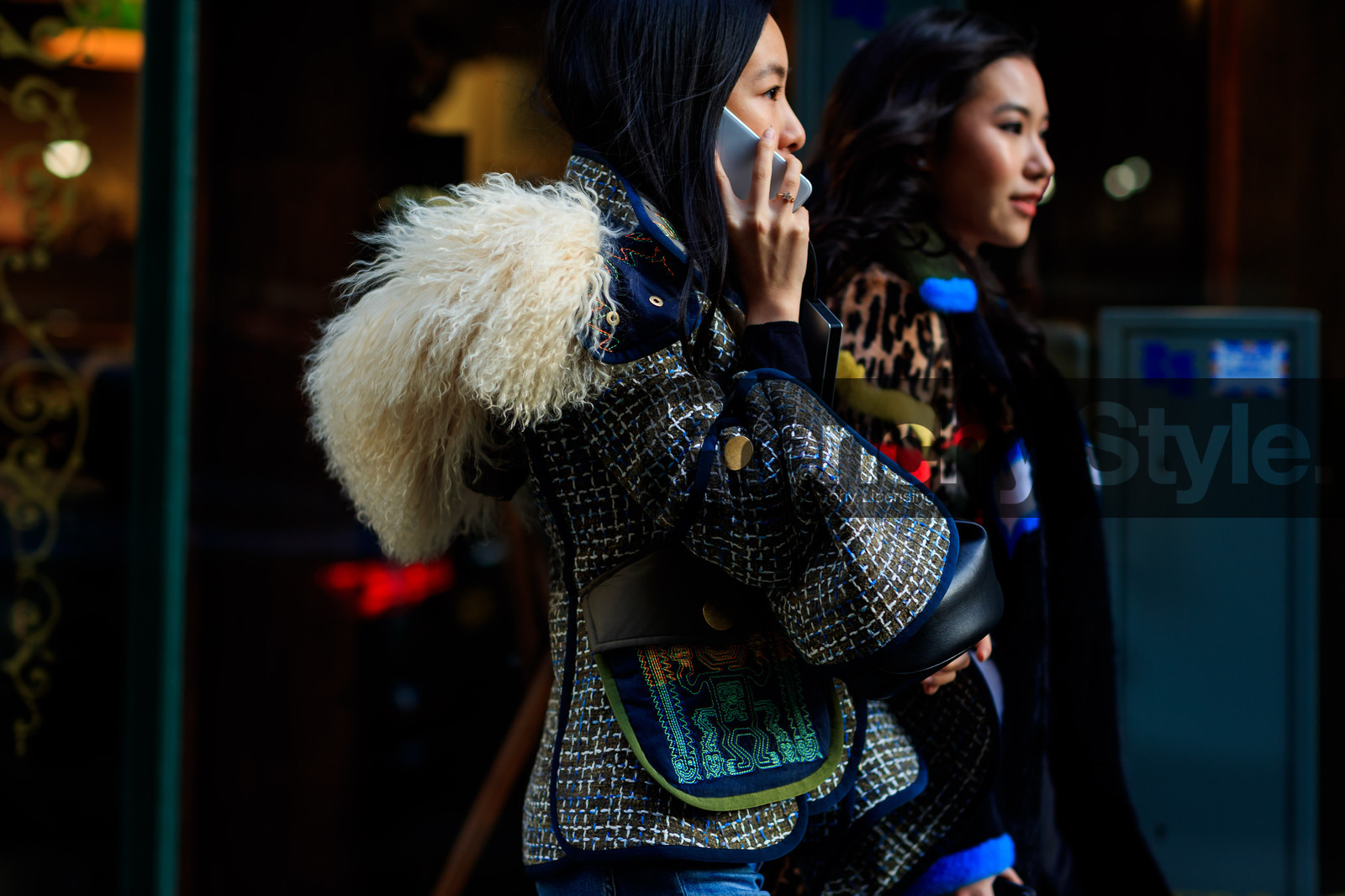 embroidered jacket, graphic jacket, hood, leather bag, printed jacket, white fur, fashion week, frenchystyle, FW, jonathan paciullo, street style, LFW, LONDON, AUTUMN WINTER 2018-2019, AW 18-19, FALL WINTER 2018-2019, FW 18-19, horizontal, atmosphere details, detail