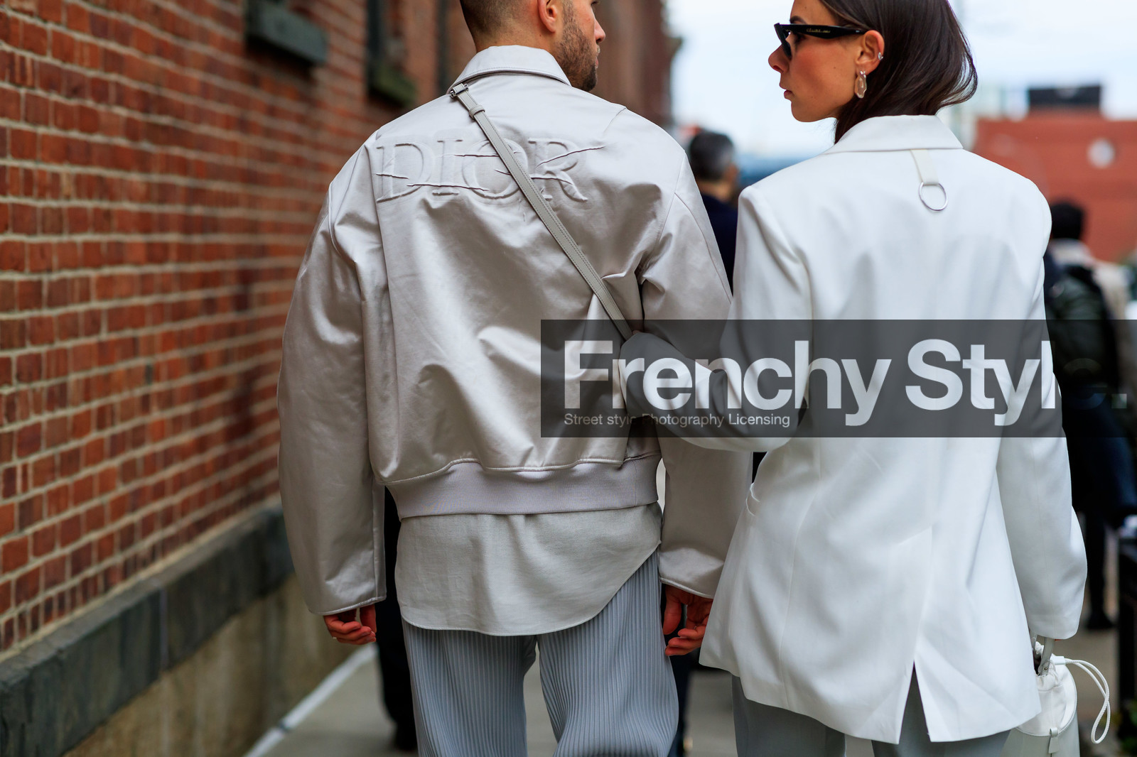alice & j.s, alice barbier, JS roques, white jacket, back details, celine sunglasses, futurist shape sunglasses, light grey bombers, light grey coat, light beige coat, light beige bombers, fashion week, frenchystyle, FW, jonathan paciullo, street style, NYFW, NEW YORK, AUTUMN WINTER 2020-2021, FALL WINTER 2020-2021, FW 20-21, horizontal, atmosphere details, detail