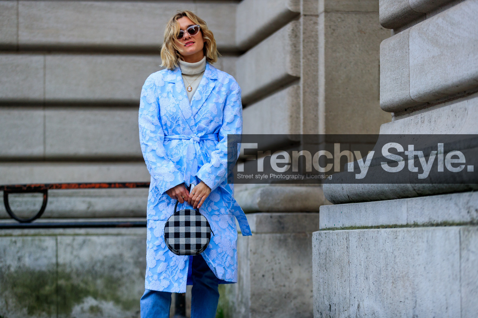 beige turtleneck, black and white bag, blue coat, blue denim, checked, checked bag, denim pants, floral, graphic bag, graphic jacket, jeans, leather bag, plaid, printed bag, printed jacket, sunglasses, trousers, street style, jonathan paciullo, FW, frenchystyle, fashion week, PFW, PARIS, AUTUMN WINTER 2018-2019, FALL WINTER 2018-2019, FW 18-19, horizontal, atmosphere details, adenorah