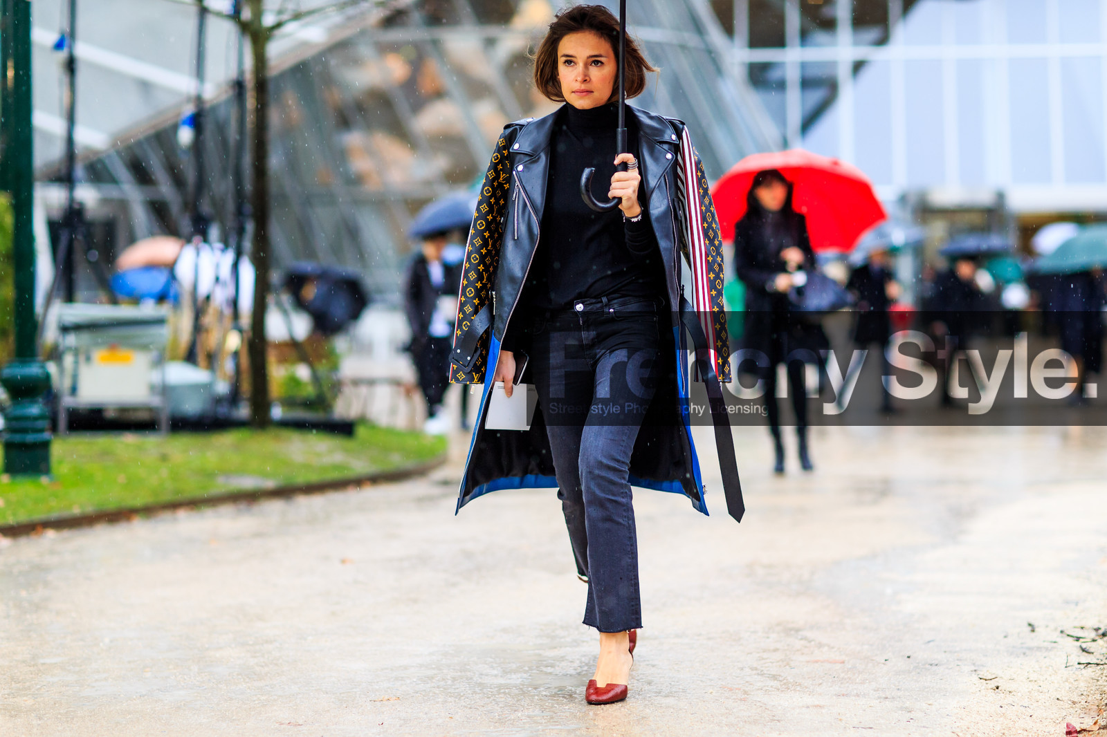 atmosphere details, AUTUMN WINTER 2016-2017, AW 16-17, black coat, black denim, black sweater, denim pants, FALL WINTER 2016-2017, fashion week, frenchystyle, full length, FW, FW 16-17, horizontal, jeans, jonathan paciullo, leather coat, leather shoes, louis vuitton, mira duma, miroslava duma, monogram, PARIS, PFW, printed coat, red shoes, street style, striped coat, trousers, turtleneck sweater, umbrella