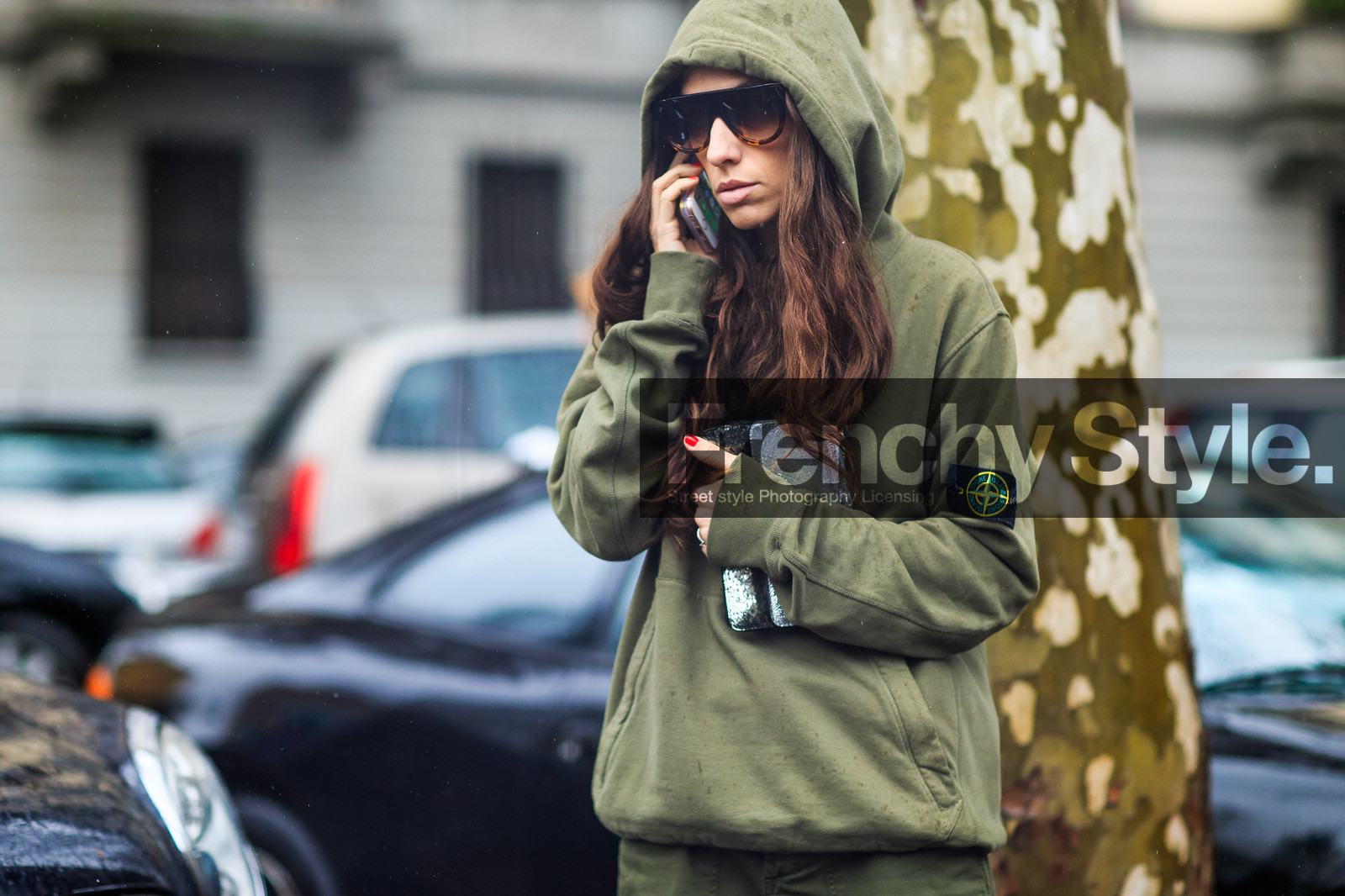 atmosphere details, AUTUMN WINTER 2016-2017, AW 16-17, detail, erika boldrin, FALL WINTER 2016-2017, fashion week, frenchystyle, FW, FW 16-17, green pants, green sweater, hood, hoodie, horizontal, jonathan paciullo, kaki pants, kaki sweater, LFW, LONDON, MENSWEAR, street style, sunglasses, tone on tone, total look green, total look kaki