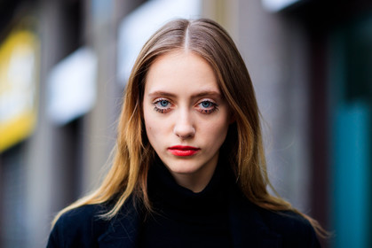 atmosphere details, AUTUMN WINTER 2017-2018, AW 17-18, black coat, black jacket, black sweater, detail, FALL WINTER 2017-2018, fashion week, frenchystyle, FW, FW 17-18, horizontal, jonathan paciullo, lia pavlova, long hair, MFW, MILAN, model, portrait, red lips, street style, tone on tone, total look black, turtleneck sweater