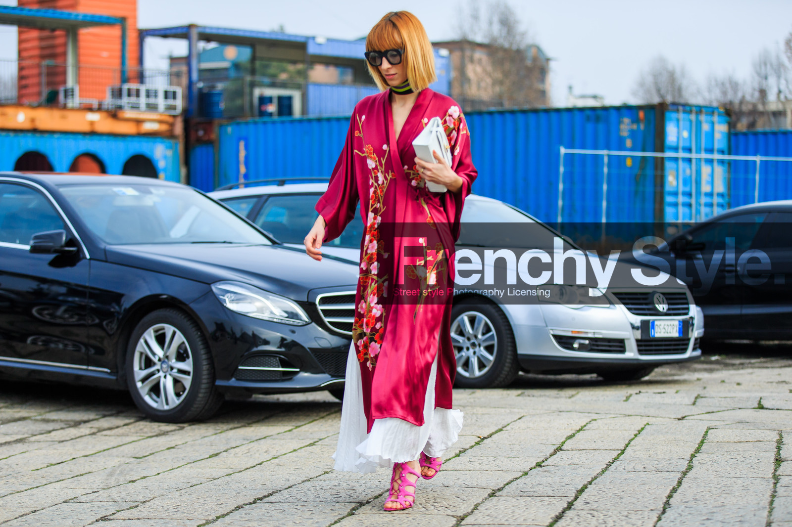 atmosphere details, AUTUMN WINTER 2016-2017, AW 16-17, choker, FALL WINTER 2016-2017, fashion week, floral, flower, frenchystyle, full length, FW, FW 16-17, hermès, high heels, horizontal, jonathan paciullo, kelly bag, leather bag, leather shoes, LFW, LONDON, MENSWEAR, mini bag, necklace, pink heels, pink shoes, printed dress, red dress, robe, satin, silk dress, street style, sunglasses, white bag