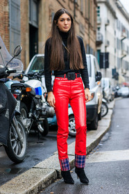 AUTUMN WINTER 2016-2017, AW 16-17, black belt, black boots, black sweater, diletta bonaiuti, FALL WINTER 2016-2017, fashion week, frenchystyle, full length, FW, FW 16-17, high heels, jonathan paciullo, leather pants, LFW, LONDON, long hair, marc jacobs, MENSWEAR, plaid, red pants, street style, suede shoes, trousers, vertical