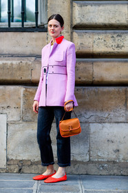 ballerinas, black denim, camel bag, céline, denim pants, fashion week, frenchystyle, full length, FW, jeans, jonathan paciullo, leather bag, leather shoes, PARIS, PFW, pink coat, red shoes, SPRING SUMMER 2017, SS 17, street style, trousers, vertical