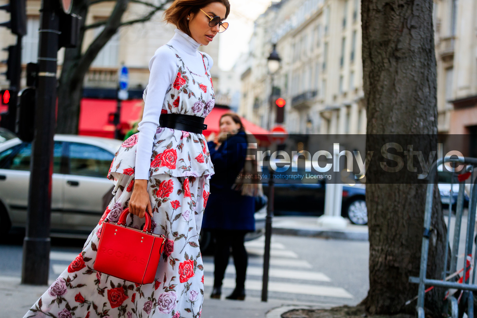 black belt, floral, flowers, graphic skirt, leather bag, printed skirt, printed top, red bag, sunglasses, turtleneck sweater, white skirt, white sweater, white top, street style, jonathan paciullo, FW, frenchystyle, fashion week, PFW, PARIS, AUTUMN WINTER 2018-2019, FALL WINTER 2018-2019, FW 18-19, horizontal, atmosphere details
