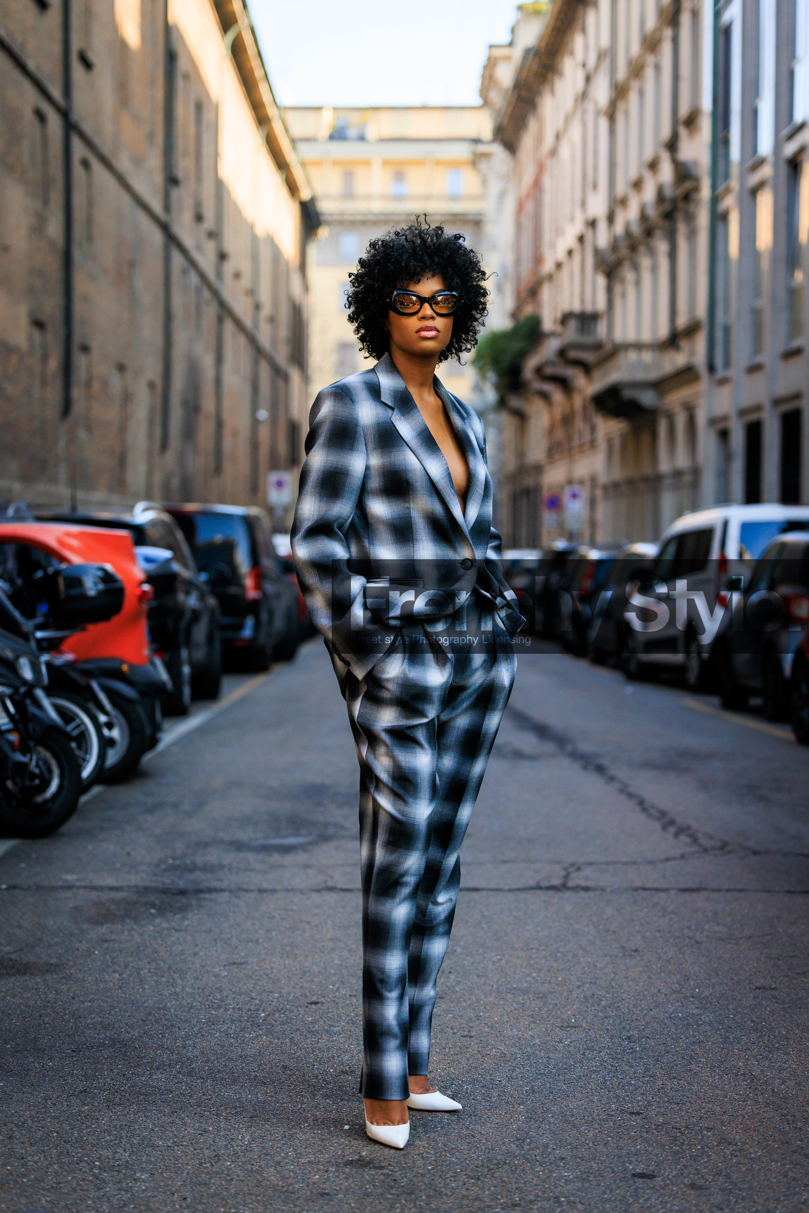 black sunglasses, plaid suit, black and white suit, afrohair, printed suit, white stilettos, didi stone, street style, jonathan paciullo, FW, frenchystyle, fashion week, MFW, MILAN, FALL WINTER 2022_2023, AUTUMN WINTER 2022-2023, FW 22-23, vertical, full length