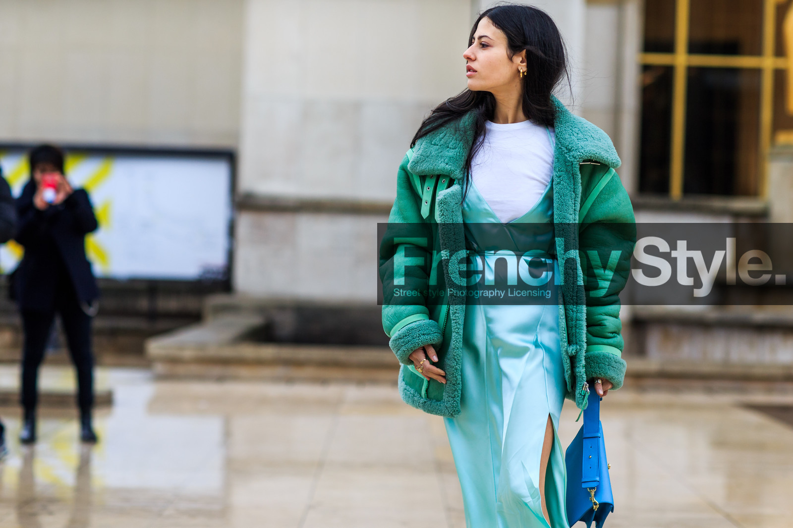 atmosphere details, AUTUMN WINTER 2016-2017, AW 16-17, blue bag, blue dress, detail, FALL WINTER 2016-2017, fashion week, frenchystyle, FW, FW 16-17, gilda ambrosio, green jacket, horizontal, jonathan paciullo, jw anderson, leather bag, leather jacket, leather perfecto, long dress, mint, PARIS, PFW, shearling, street style, turquoise