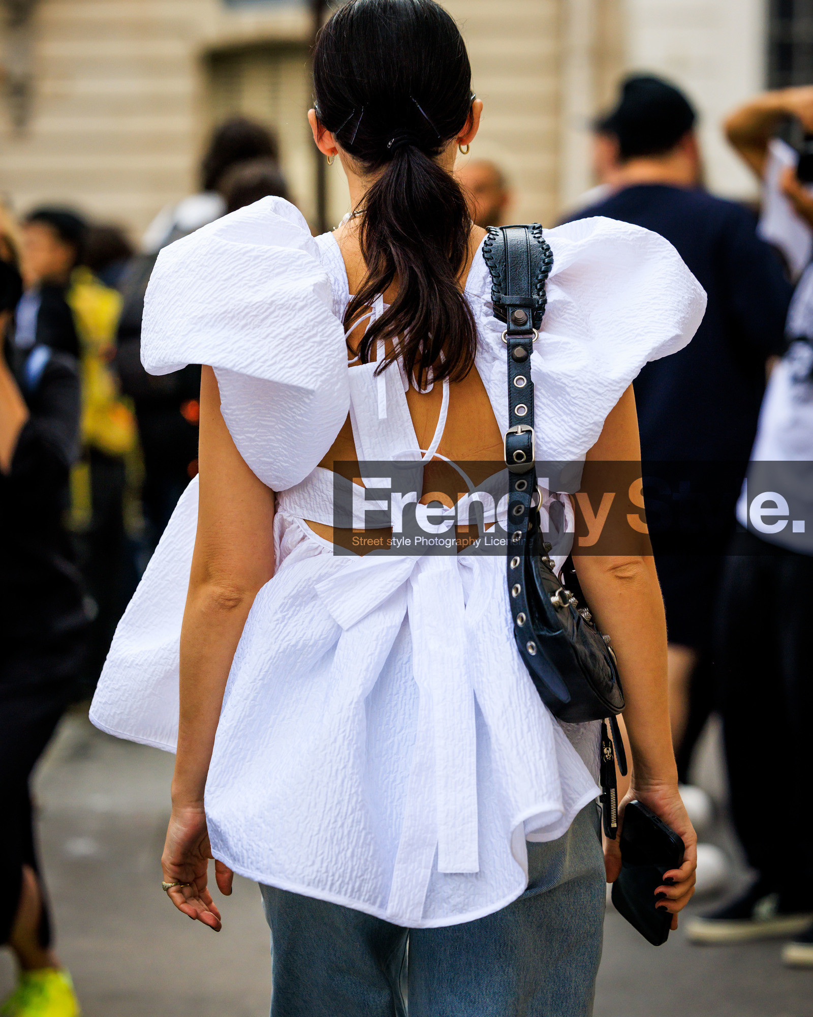 fashion week, frenchystyle, FW, jonathan paciullo, street style, PARIS, PFW, SPRING SUMMER 2024, SS 24, vertical, atmosphere details, detail