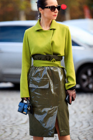 julia comil, light green jacket, kaki shirt, polish skirt, mid long skirt, high waist skirt, belted skirt, wrap skirt, black leather bag, hand bag, jacquemus bag, chanel sunglasses, PARIS, PFW, fashion week, frenchystyle, FW, jonathan paciullo, street style, SPRING SUMMER 2021, SS 21, vertical, atmosphere details, detail