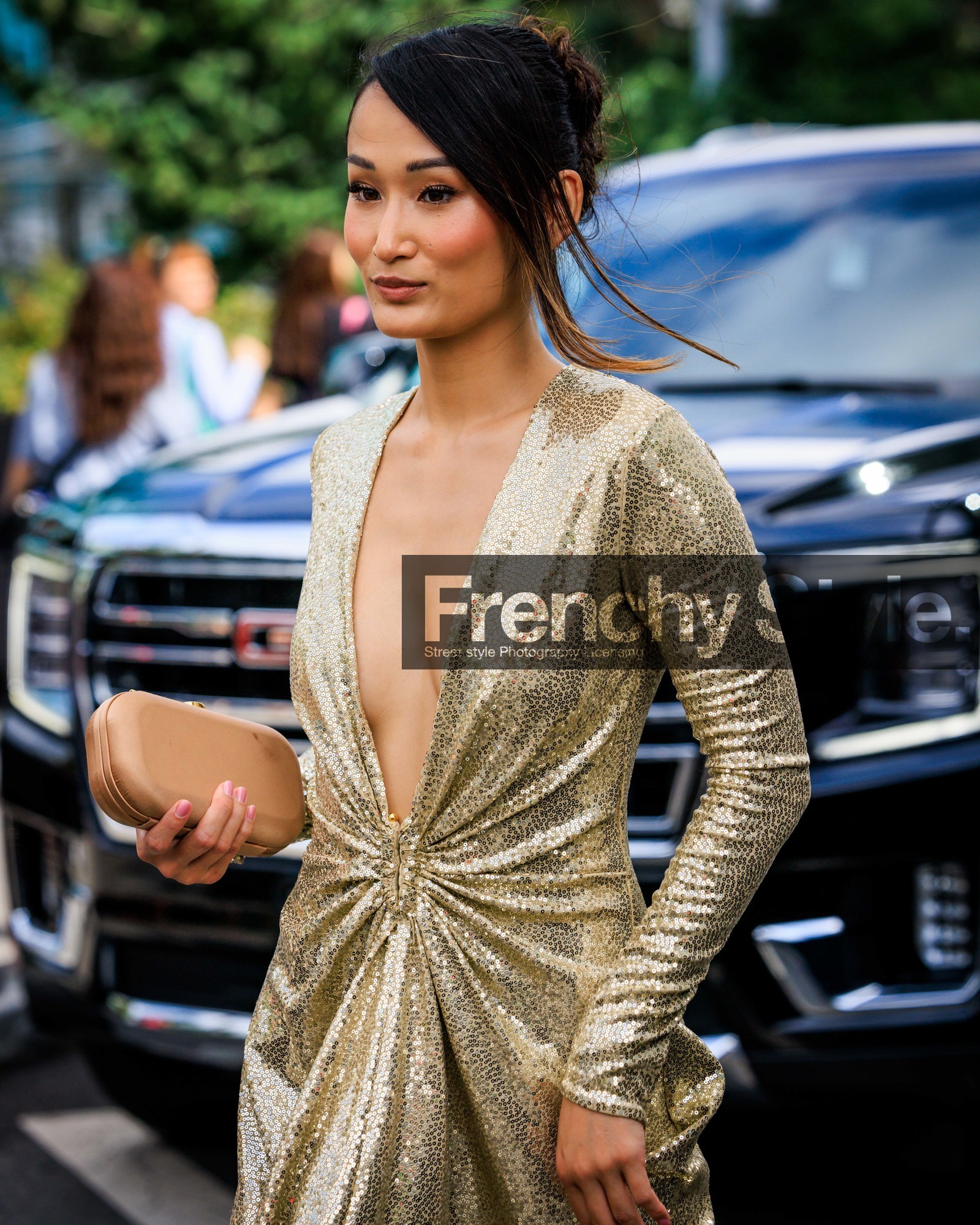 jonathan paciullo, FW, frenchystyle, fashion week, street style, vertical, detail, atmosphere details, NEW YORK, NYFW, SPRING SUMMER 2024, SS 24