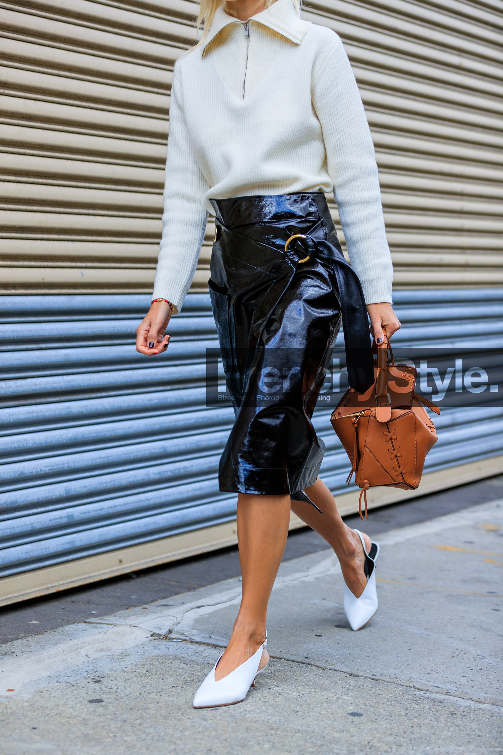 atmosphere details, black skirt, brown bag, detail, fashion week, frenchystyle, FW, high heels, jonathan paciullo, leather bag, leather shoes, leather skirt, linda tol, loewe, NEW YORK, NYFW, SPRING SUMMER 2018, SS 18, street style, vertical, vinyl, white shoes, white sweater