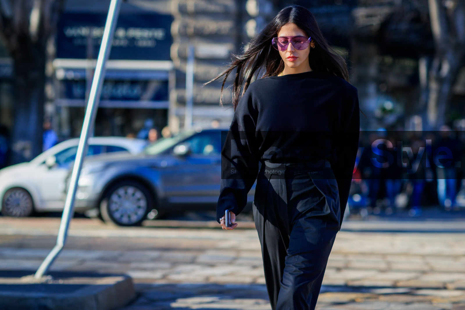 atmosphere details, AUTUMN WINTER 2017-2018, AW 17-18, black pants, black sweater, detail, FALL WINTER 2017-2018, fashion week, frenchystyle, FW, FW 17-18, gilda ambrosio, horizontal, jonathan paciullo, MFW, MILAN, street style, sunglasses, tone on tone, total look black, trousers