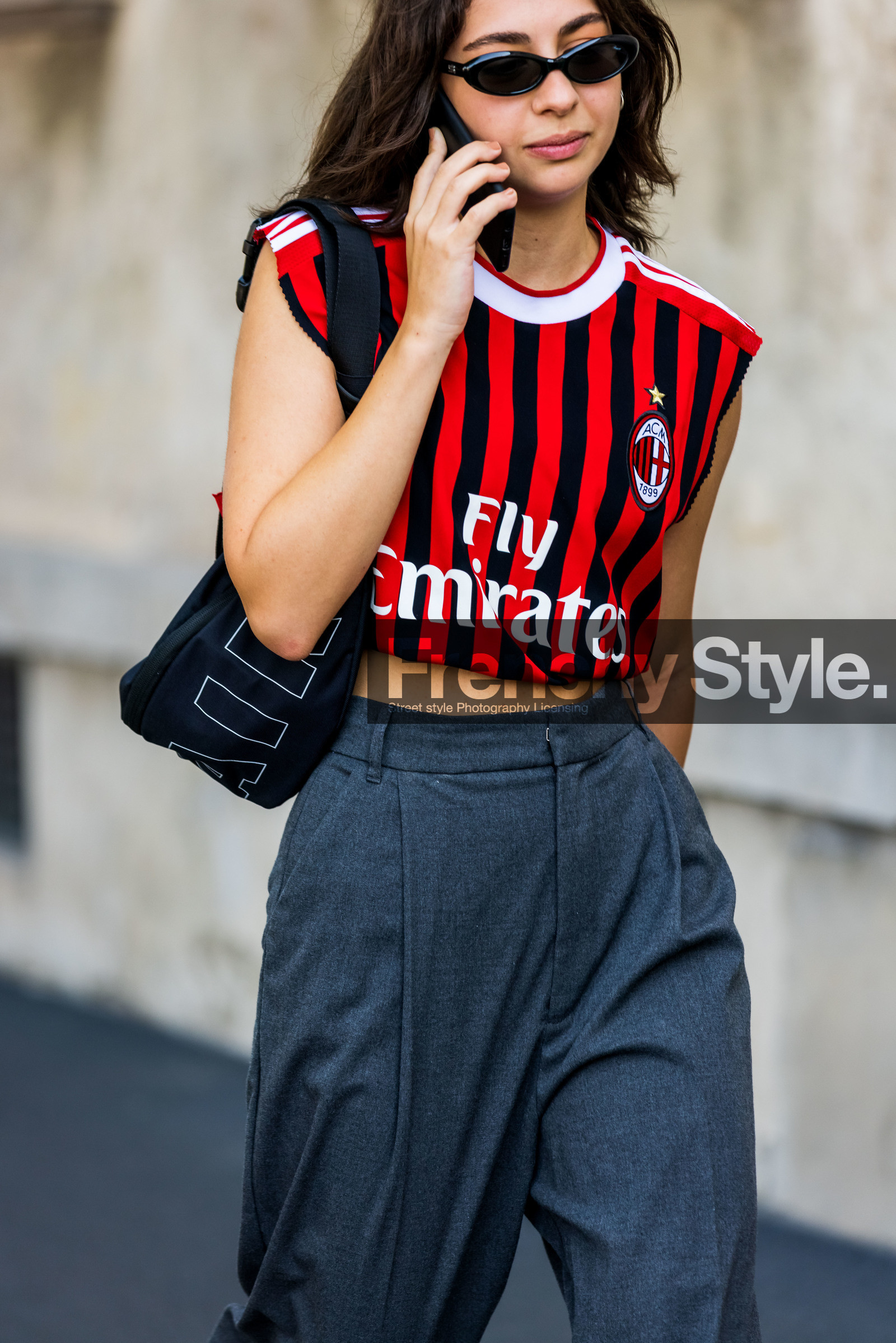 beltbag, black bag, black sunglasses, football t-shirt, grey pants, large pant, red t-shirt, smartphone, stripes, sunglasses, tailored pants, wool pants, fashion week, frenchystyle, FW, jonathan paciullo, street style, SPRING SUMMER 2022, SS 22, MFW, MILAN, vertical, atmosphere details