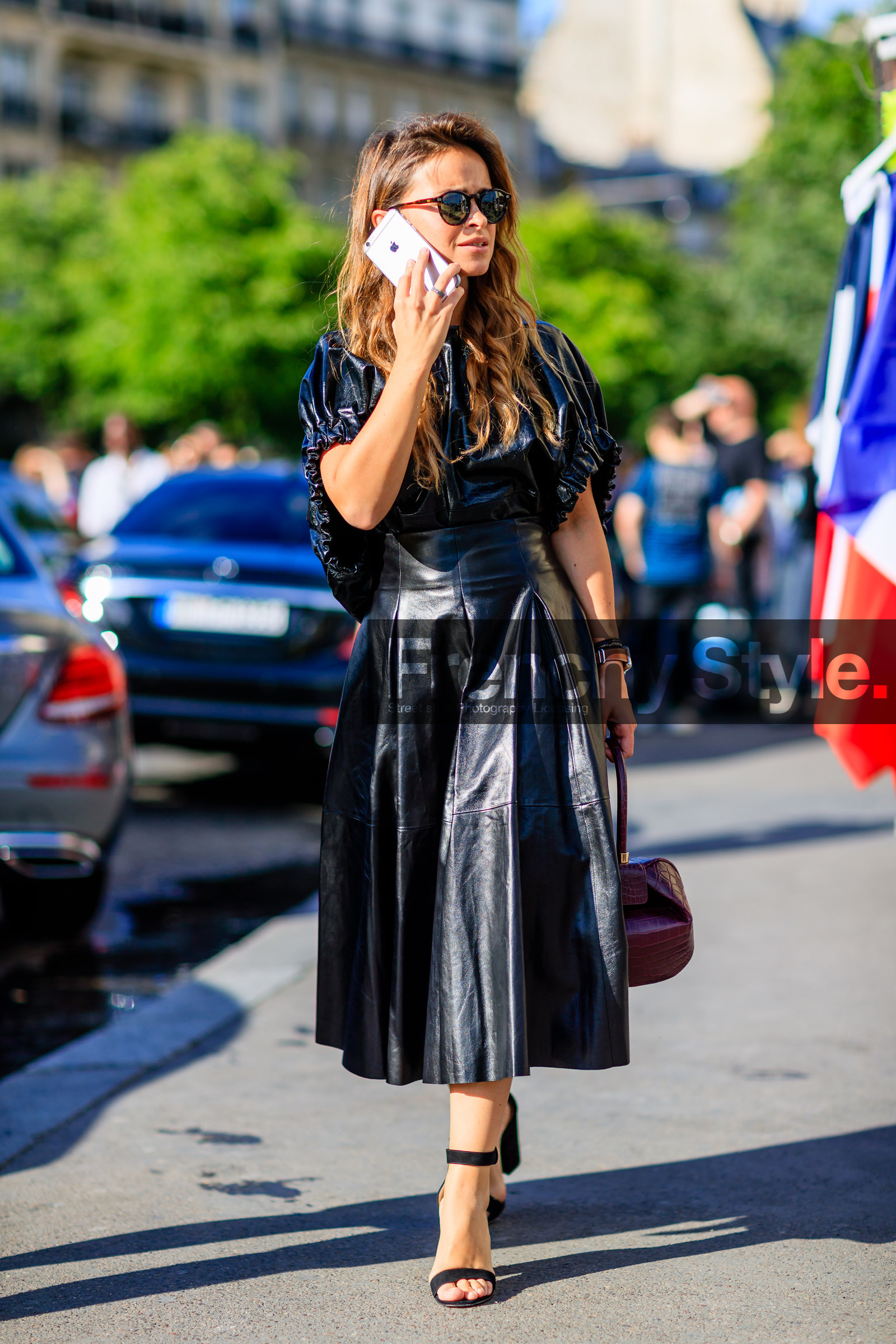 AUTUMN WINTER 2016-2017, AW 16-17, black dress, black sandals, bordeaux, burgundy, FALL WINTER 2016-2017, fashion week, frenchystyle, full length, FW, FW 16-17, HAUTE COUTURE, high heels, iphone, jonathan paciullo, leather bag, leather dress, MENSWEAR, miroslava duma, PARIS, PFW, red bag, street style, sunglasses, vertical
