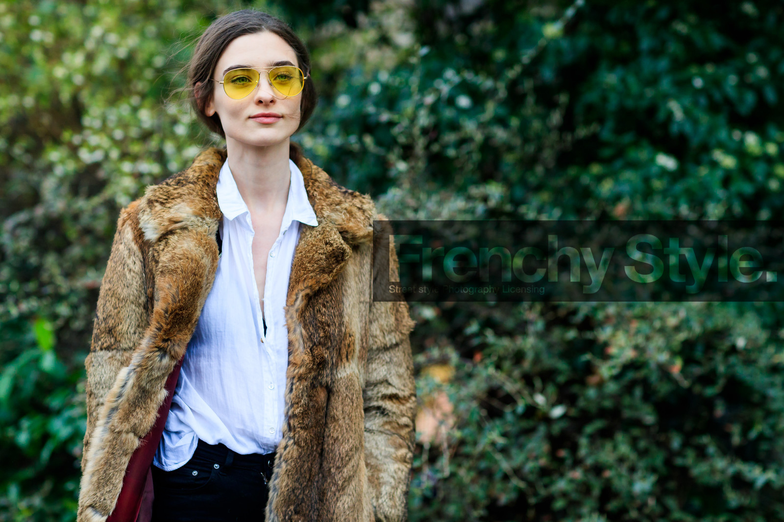 atmosphere details, AUTUMN WINTER 2017-2018, AW 17-18, brown coat, brown fur, Carolina Thaler, detail, FALL WINTER 2017-2018, fashion week, frenchystyle, Fur coat, FW, FW 17-18, horizontal, jonathan paciullo, model, PARIS, PFW, street style, sunglasses, trousers, white shirt