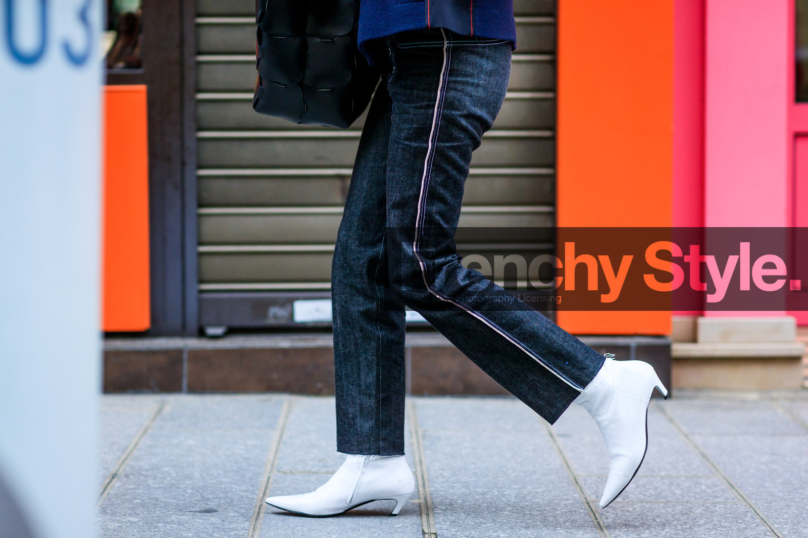 atmosphere details, AUTUMN WINTER 2017-2018, AW 17-18, balenciaga, blue denim, denim pants, detail, evangelie smyrniotaki, FALL WINTER 2017-2018, fashion week, frenchystyle, FW, FW 17-18, high heels, horizontal, jeans, jonathan paciullo, leather bag, leather shoes, PARIS, PFW, street style, trousers, white boots