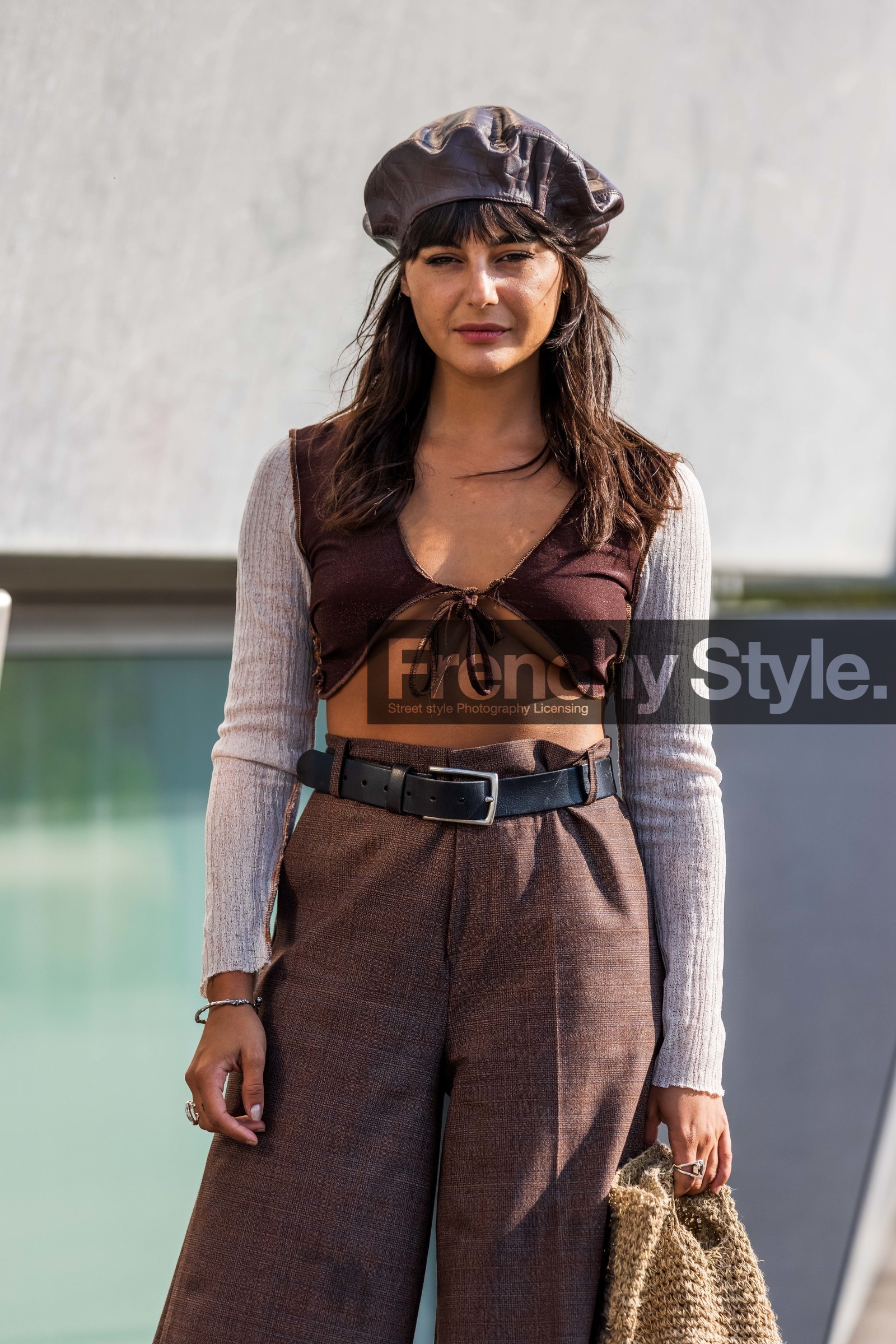 bag, beige crop top, belt, beret, black belt, brown beret, brown crop top, brown pants, brown top, crop top, hight waist, leather belt, leather beret, pants, print, printed pants, straw bag, tartan, tartan pants, Maria Bernad, fashion week, frenchystyle, FW, jonathan paciullo, street style, SPRING SUMMER 2022, SS 22, COPENHAGEN, CPHFW, vertical, atmosphere details