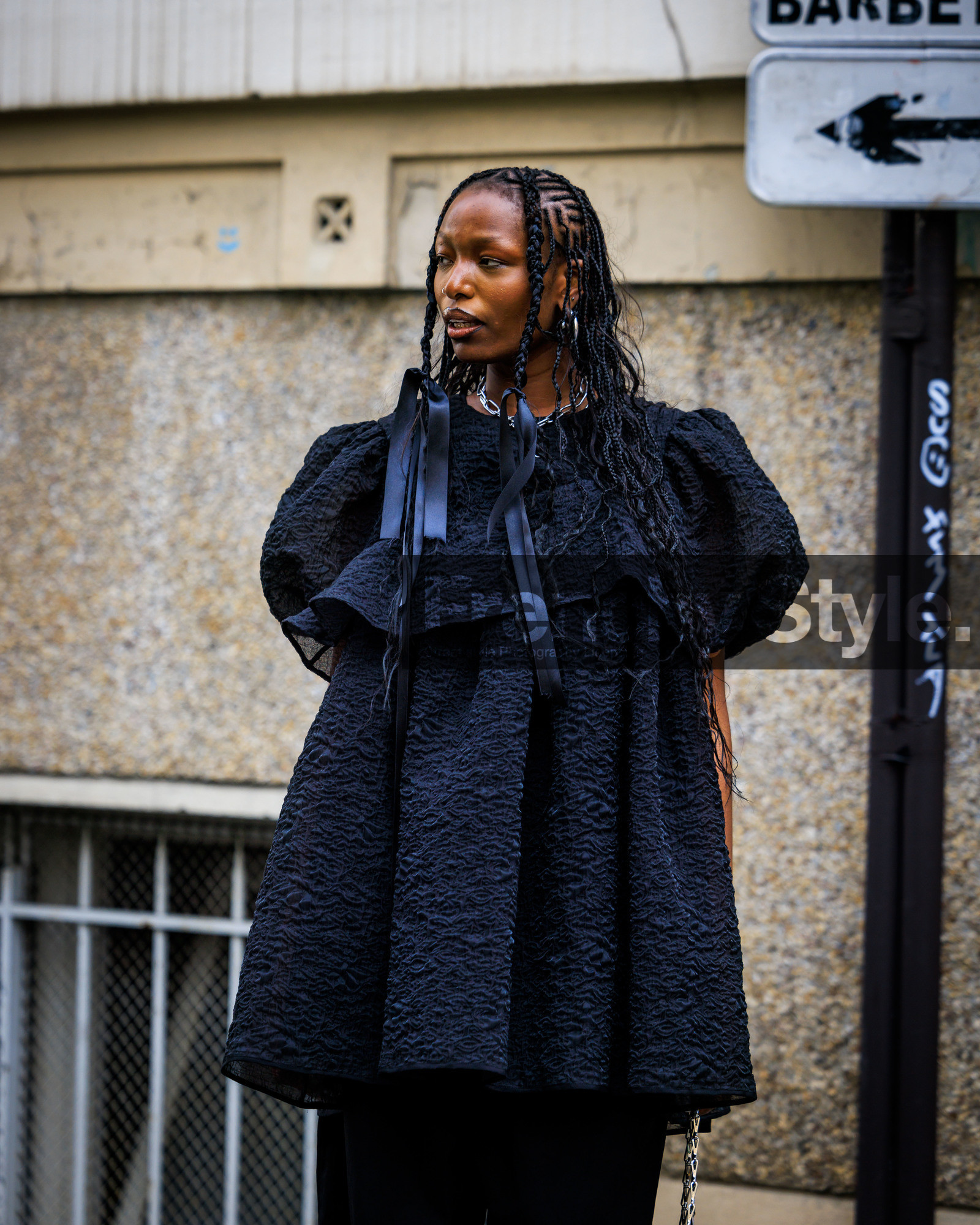 fashion week, frenchystyle, FW, jonathan paciullo, street style, PARIS, PFW, SPRING SUMMER 2024, SS 24, vertical, atmosphere details, detail