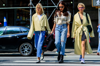atmosphere details, beige coat, beige jacket, beige shirt, black and white loafers, black and white shoes, black bag, black boots, black shoes, blue denim, caro daur, denim pants, fashion week, frenchystyle, full length, FW, green bag, horizontal, jeans, jonathan paciullo, Lainy Hedaya, leather bag, leather jacket, leather shoes, linda tol, loafers, NEW YORK, NYFW, SPRING SUMMER 2018, SS 18, street style, sunglasses, trousers, velvet, white sneakers