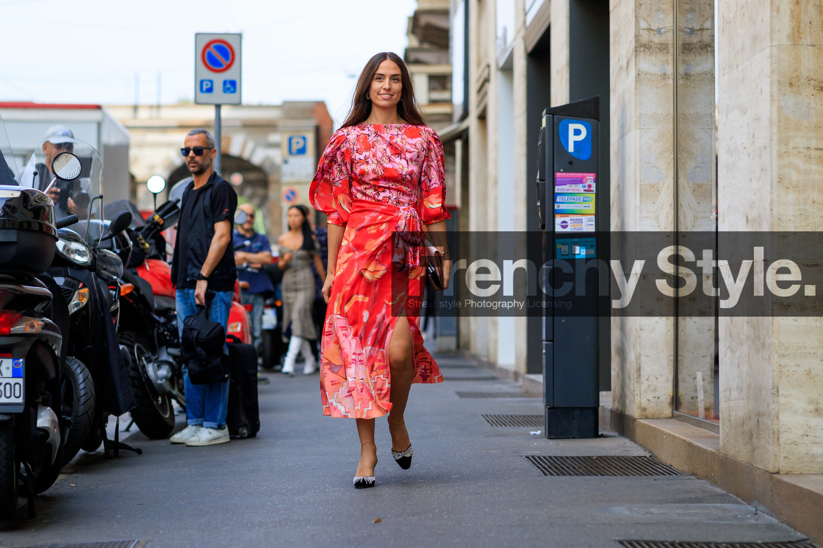 erika boldrin, pink dress, red dress, silk dress, long sleeves dress, belted dress, long dress, split dress, camel leather clutch, red leather clutch, light beige clutch, pearl detail shoes, ankle bracelet, velvet shoes, floral printed dress, fashion week, frenchystyle, FW, jonathan paciullo, street style, MFW, MILAN, SPRING SUMMER 2020, SS 20