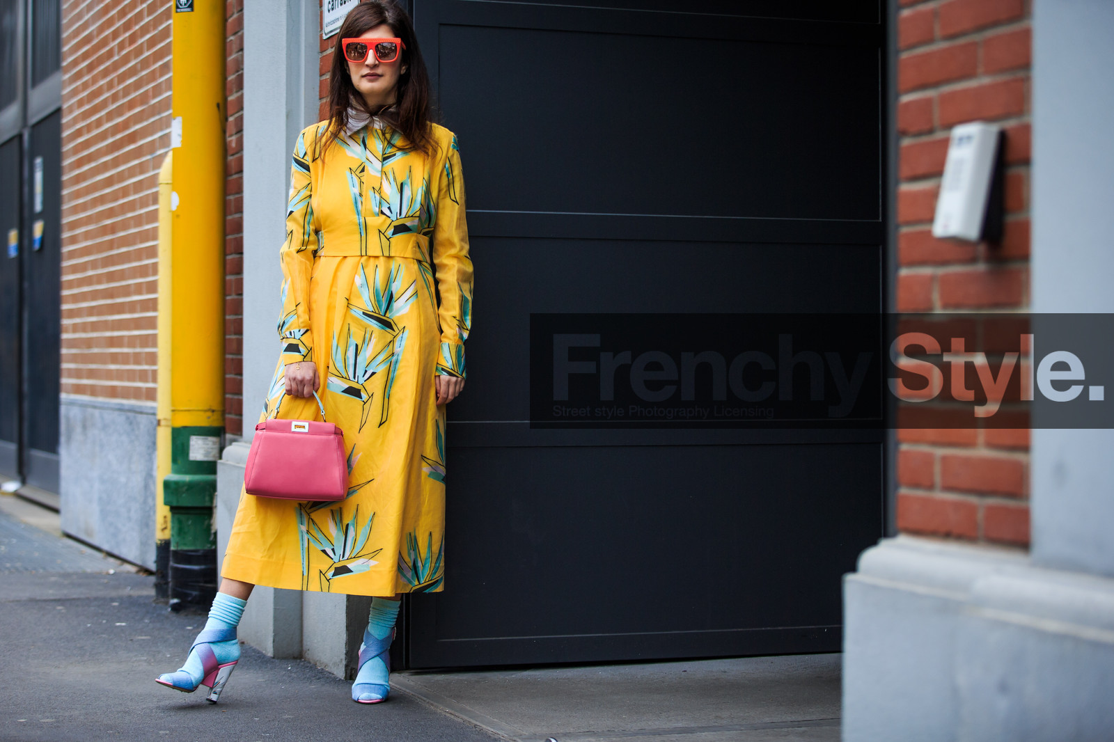 atmosphere details, AUTUMN WINTER 2016-2017, AW 16-17, blue sandals, blue shoes, blue socks, FALL WINTER 2016-2017, fashion week, fendi, floral, frenchystyle, full length, FW, FW 16-17, high heels, horizontal, jonathan paciullo, leather bag, LFW, LONDON, long dress, MENSWEAR, pink bag, printed dress, printed jacket, street style, sunglasses, transparent heel, valentina ferragni, valentina siragusa, yellow dress, yellow jacket
