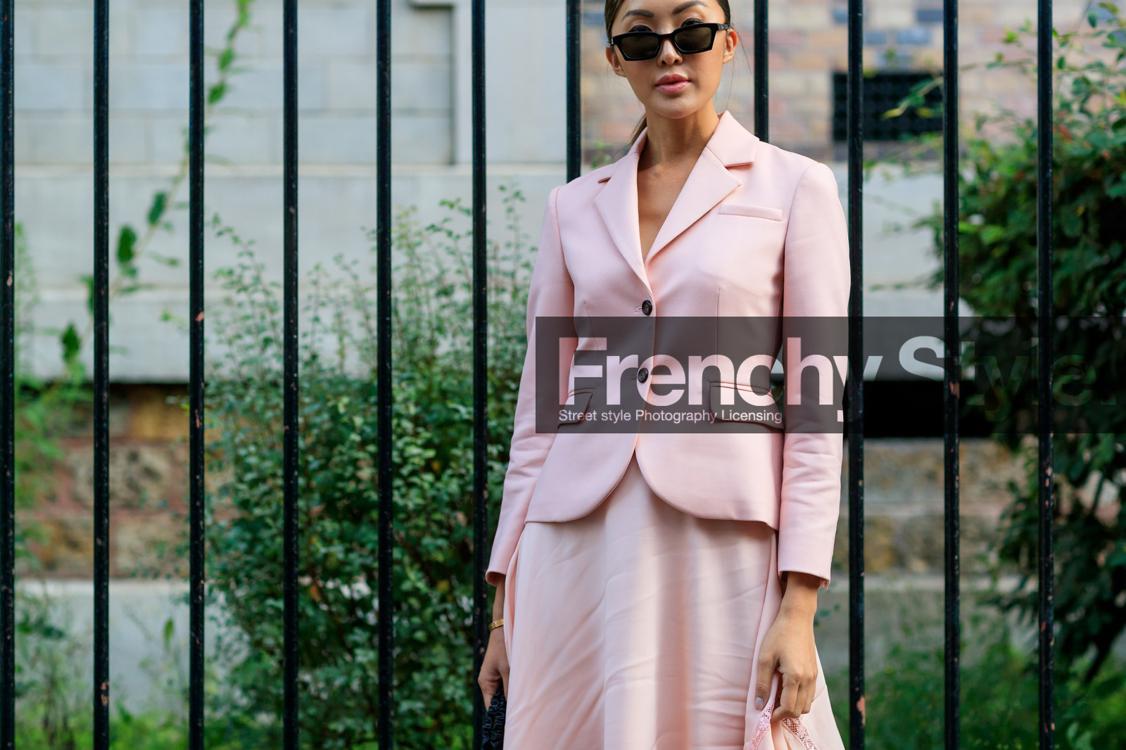 atmosphere details, blazer, detail, fashion week, frenchystyle, FW, horizontal, jonathan paciullo, PARIS, PFW, pink jacket, pink skirt, SPRING SUMMER 2018, SS 18, street style, sunglasses, tone on tone, total look pink, Chriselle Lim