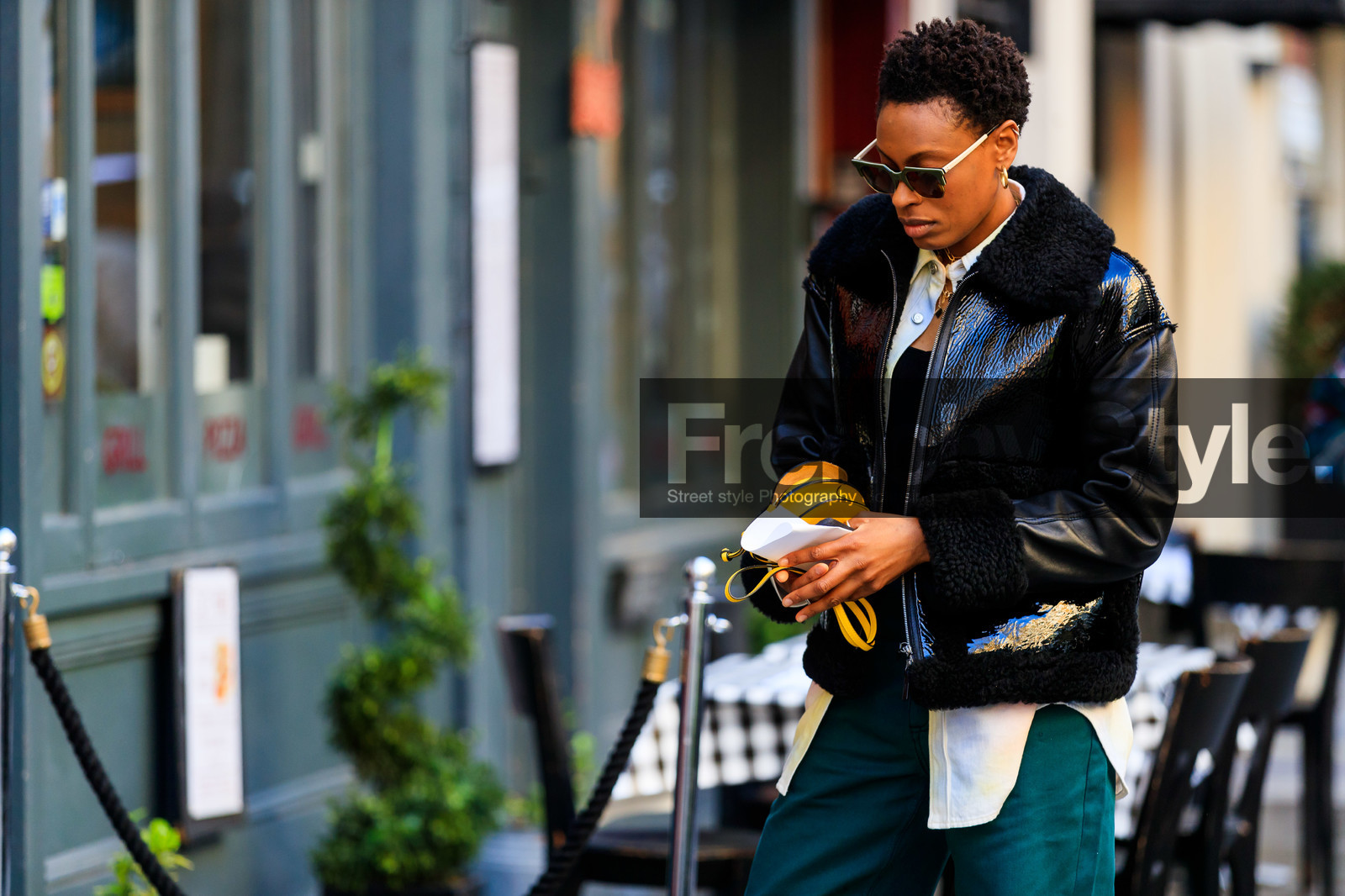 black jacket, black pants, donna wallace, leather bag, leather jacket, sunglasses, trousers, white shirt, yellow bag, street style, jonathan paciullo, FW, frenchystyle, fashion week, LFW, LONDON, AUTUMN WINTER 2019-2020, AW 19-20, FW 19-20, FALL WINTER 2019-2020, horizontal, atmosphere details, detail