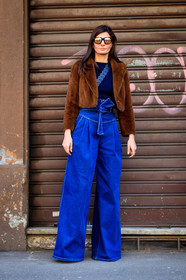 AUTUMN WINTER 2017-2018, AW 17-18, blue denim, brown fur, brown jacket, denim pants, FALL WINTER 2017-2018, fashion week, frenchystyle, full length, fur jacket, FW, FW 17-18, giovanna battaglia, high waist jeans, jeans, jonathan paciullo, MFW, MILAN, street style, sunglasses, trousers, vertical, wide pants
