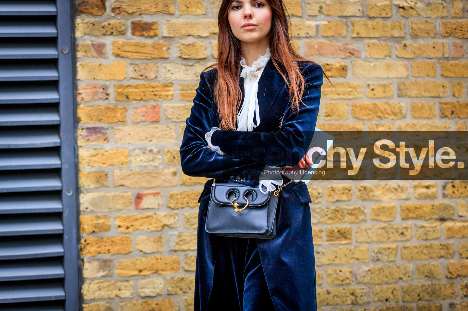 atmosphere details, AUTUMN WINTER 2017-2018, AW 17-18, black bag, blue pants, detail, Doina Ciobanu, FALL WINTER 2017-2018, fashion week, frenchystyle, FW, FW 17-18, horizontal, jonathan paciullo, jw anderson, leather bag, LFW, loewe, LONDON, navy jacket, street style, trousers, velvet, white shirt