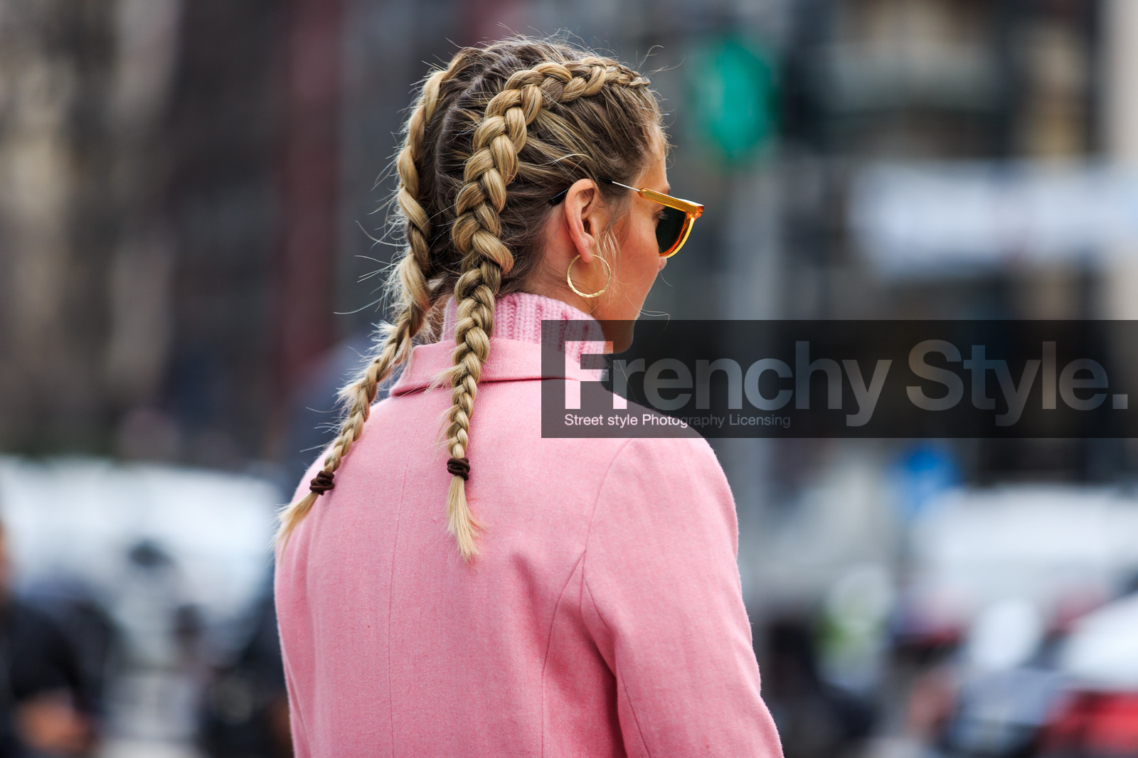 atmosphere details, AUTUMN WINTER 2016-2017, AW 16-17, back detail, braids, detail, FALL WINTER 2016-2017, fashion week, frenchystyle, FW, FW 16-17, horizontal, jonathan paciullo, LFW, LONDON, MENSWEAR, pink coat, pink sweater, street style, sunglasses