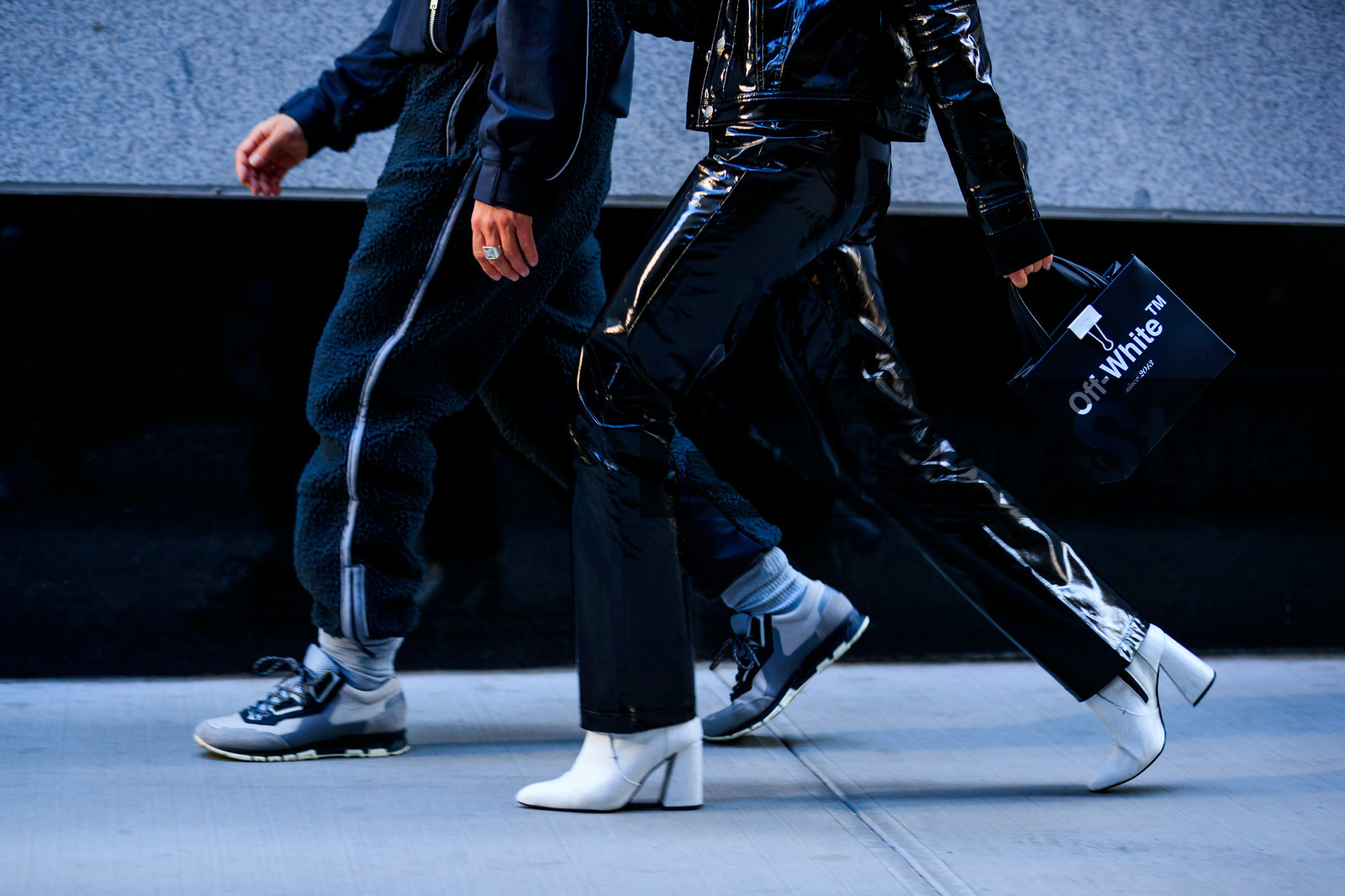 alice & j.s, ambush, black bag, black hat, black jacket, black pants, graphic bag, grey sneakers, high heels, koché, leather bag, leather jacket, leather pants, leather shoes, off white, printed bag, sweatpants, tone on tone, total look black, trousers, white boots, street style, jonathan paciullo, frenchystyle, NYFW, NEW YORK, AUTUMN WINTER 2019-2020, AW 19-20, FALL WINTER 2019-2020, FW 19-20, fashion week, FW, atmosphere details, horizontal, detail